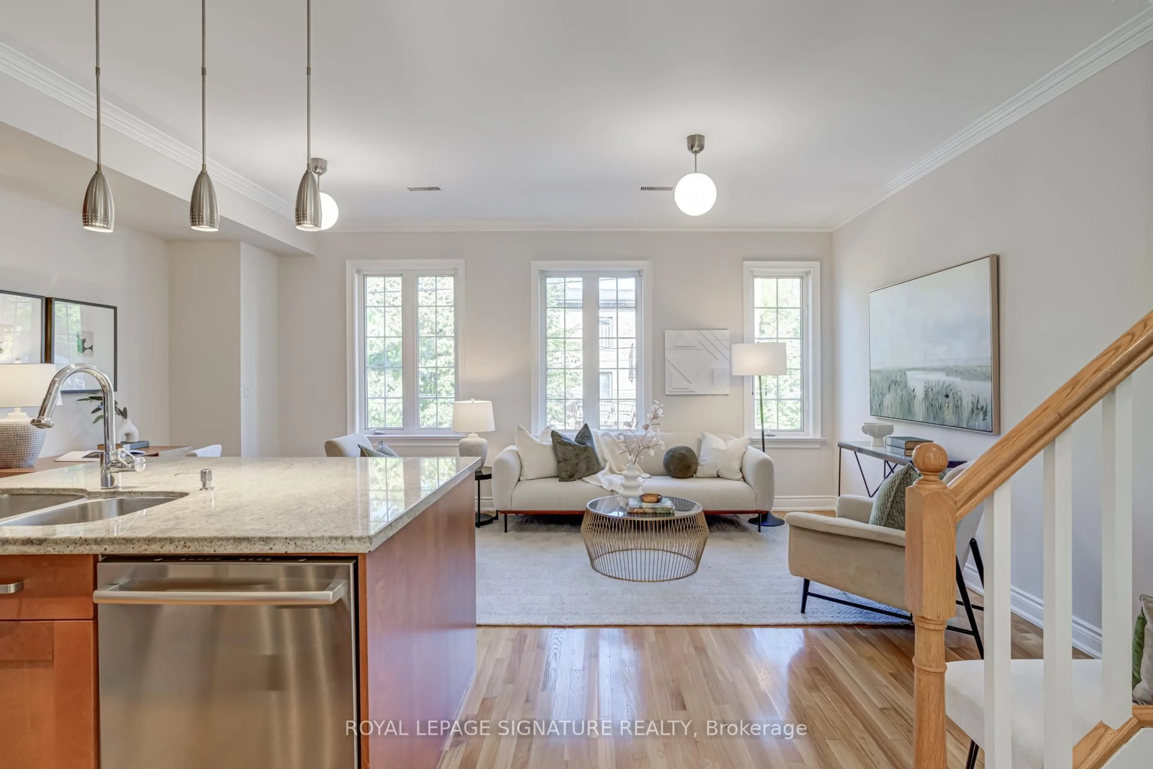 Open concept kitchen, unknown for 1015B College St, Toronto Ontario M6H 1A8