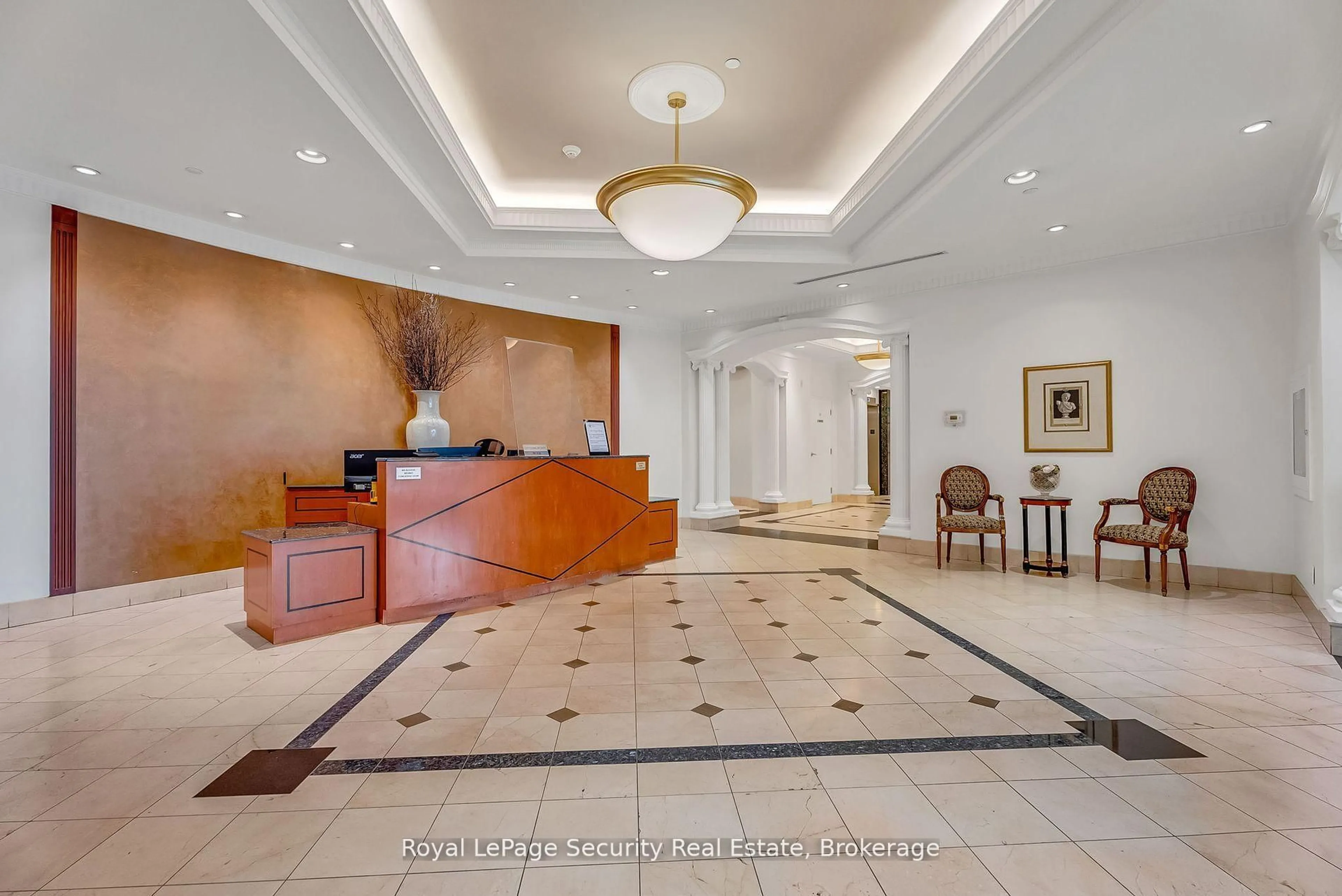Lobby for 980 Yonge St #403, Toronto Ontario M4W 3V8
