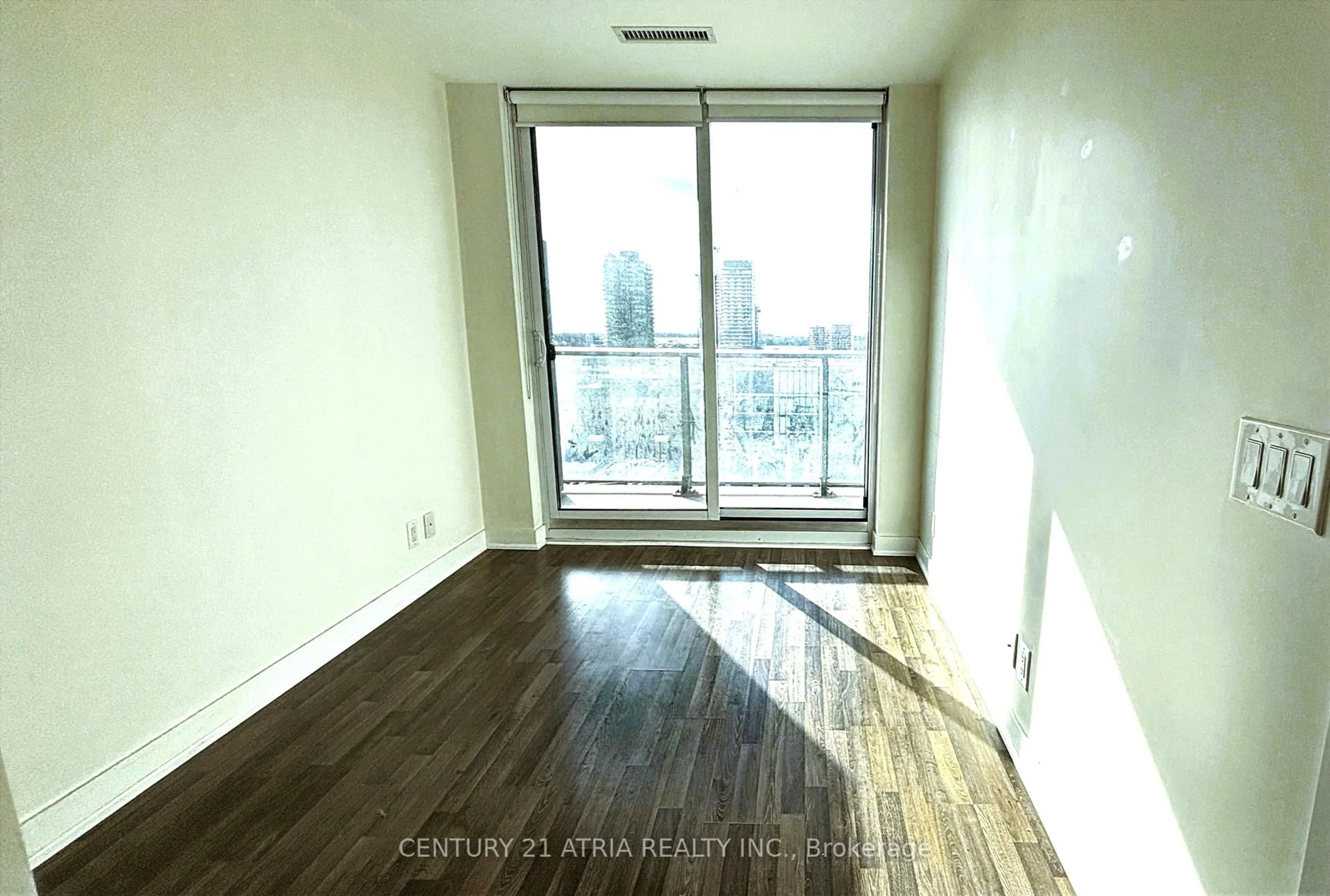 A pic of a room for 120 Parliament St #1709, Toronto Ontario M5A 0N6