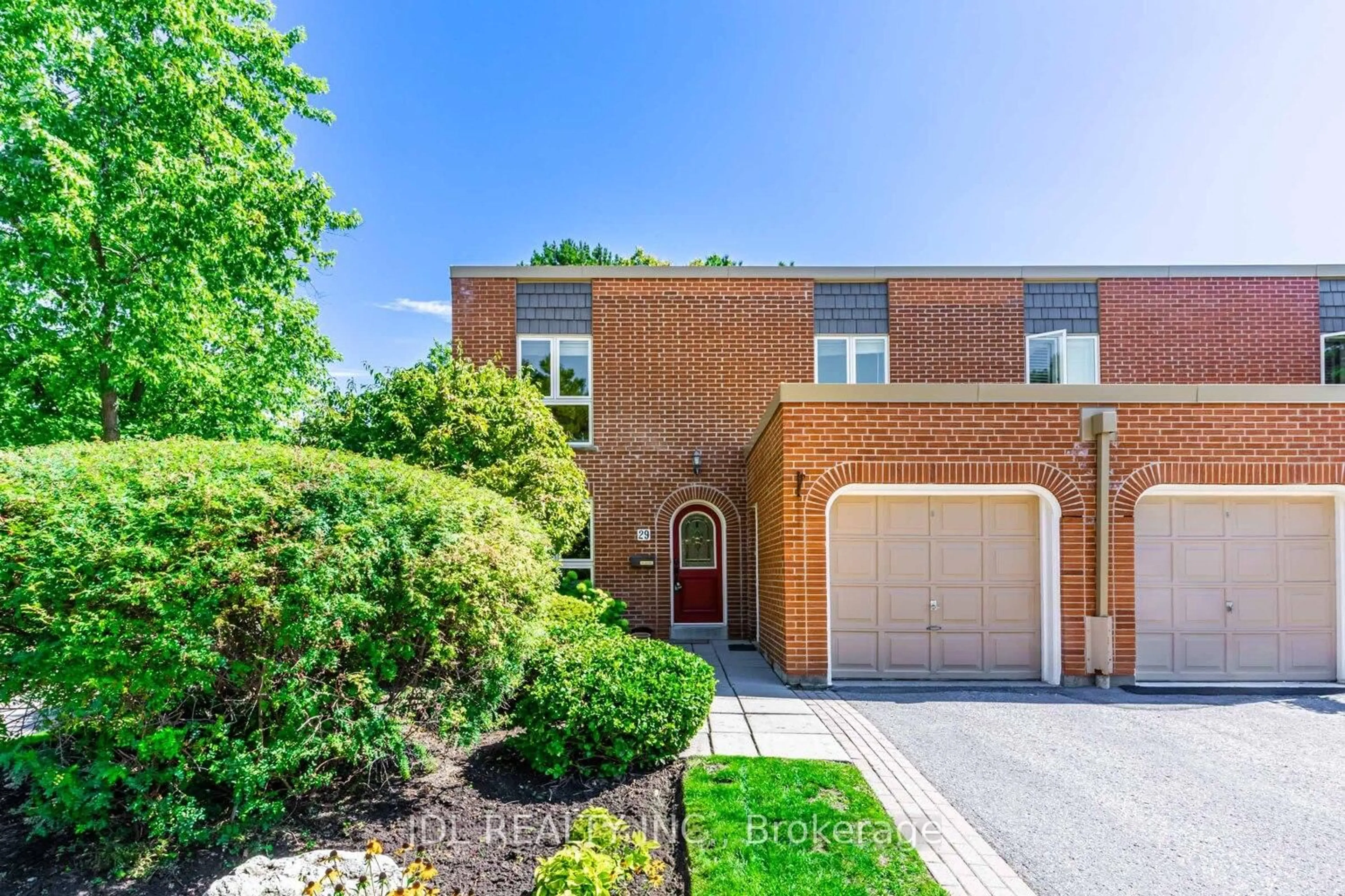 Home with brick exterior material, street for 29 Scenic Mill Way #217, Toronto Ontario M2L 1S4
