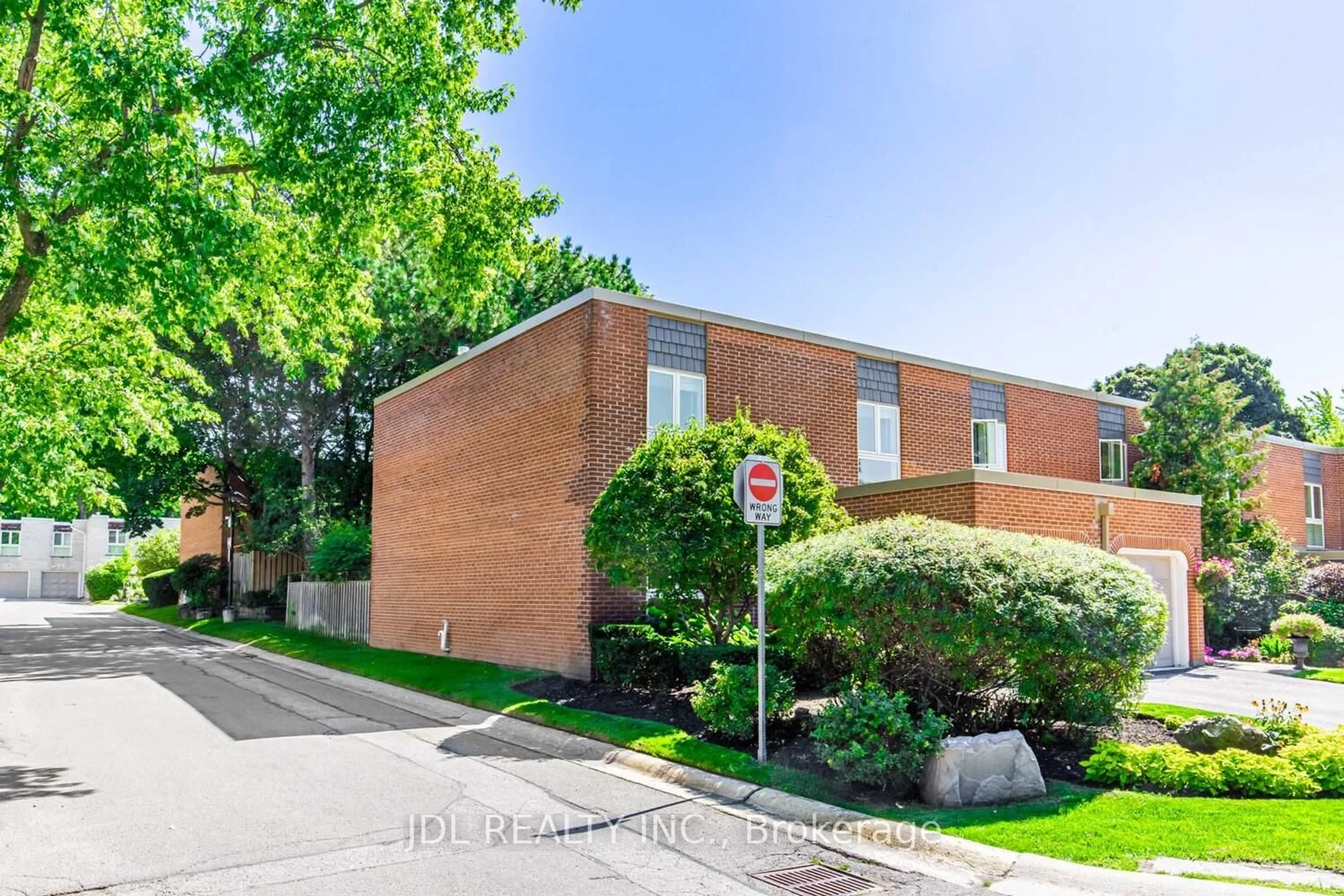 Home with brick exterior material, street for 29 Scenic Mill Way #217, Toronto Ontario M2L 1S4