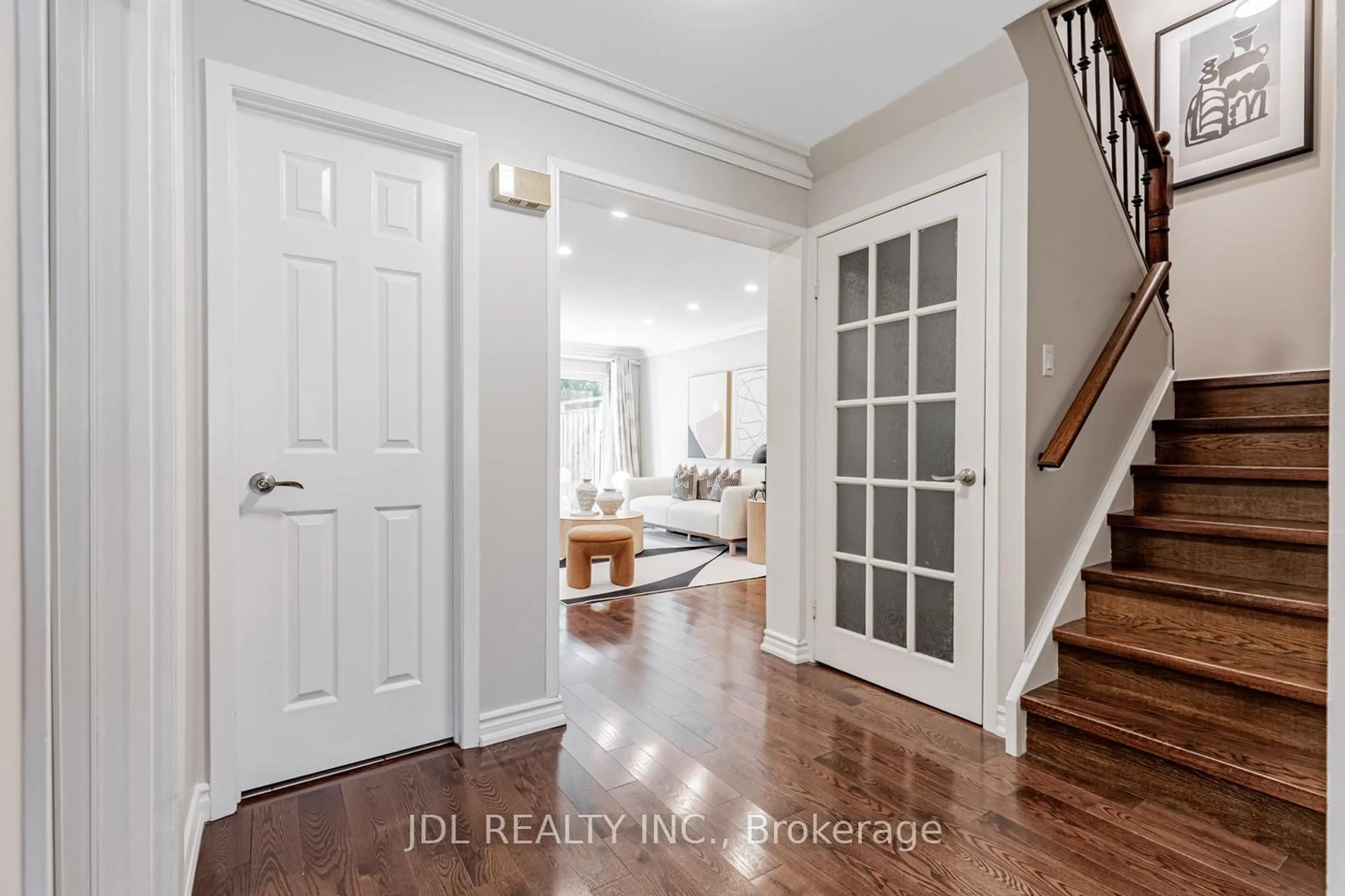 Indoor entryway for 29 Scenic Mill Way #217, Toronto Ontario M2L 1S4