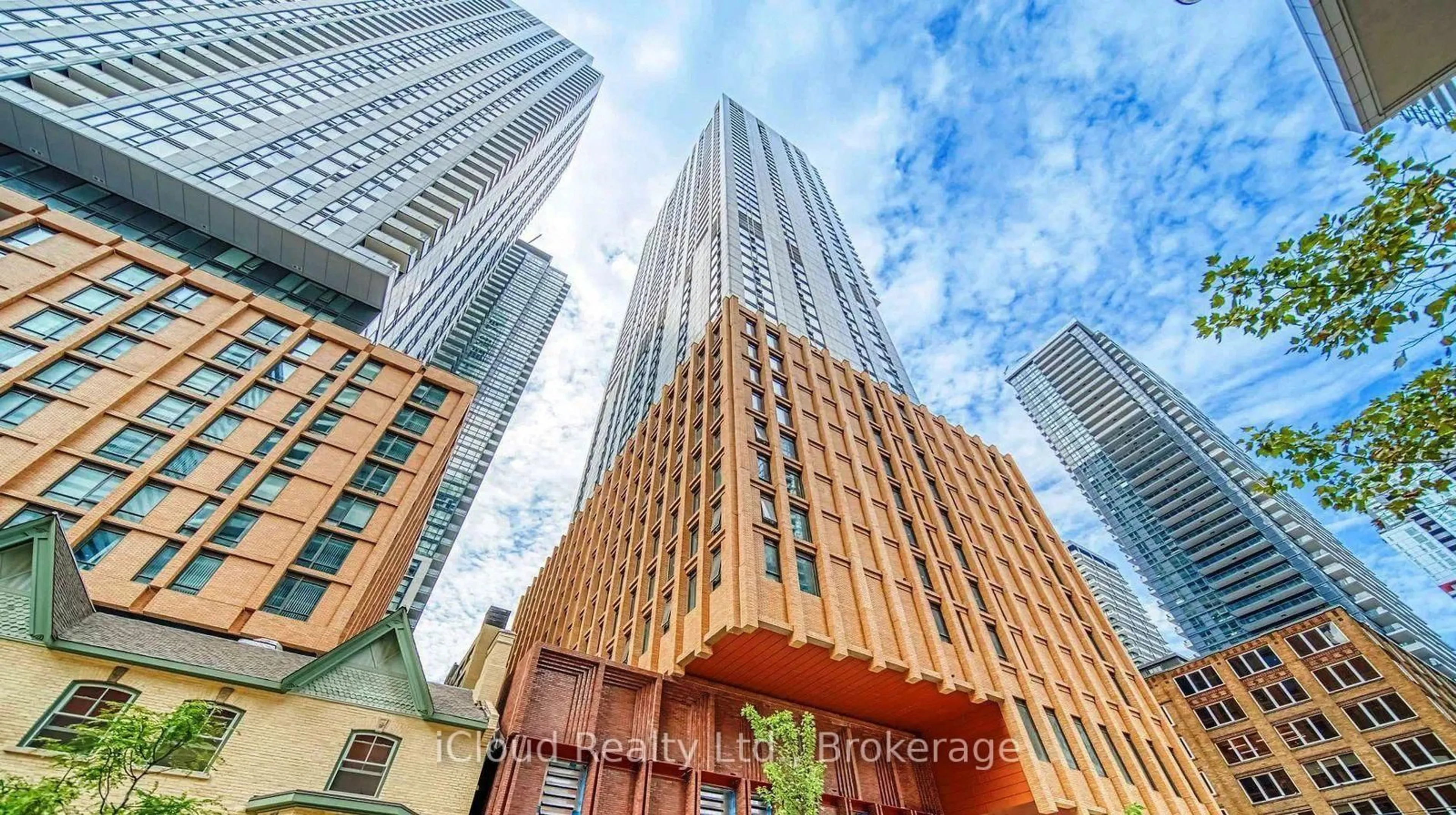 A pic from outside/outdoor area/front of a property/back of a property/a pic from drone, city buildings view from balcony for 28 Widmer St #4727, Toronto Ontario M5V 0T2