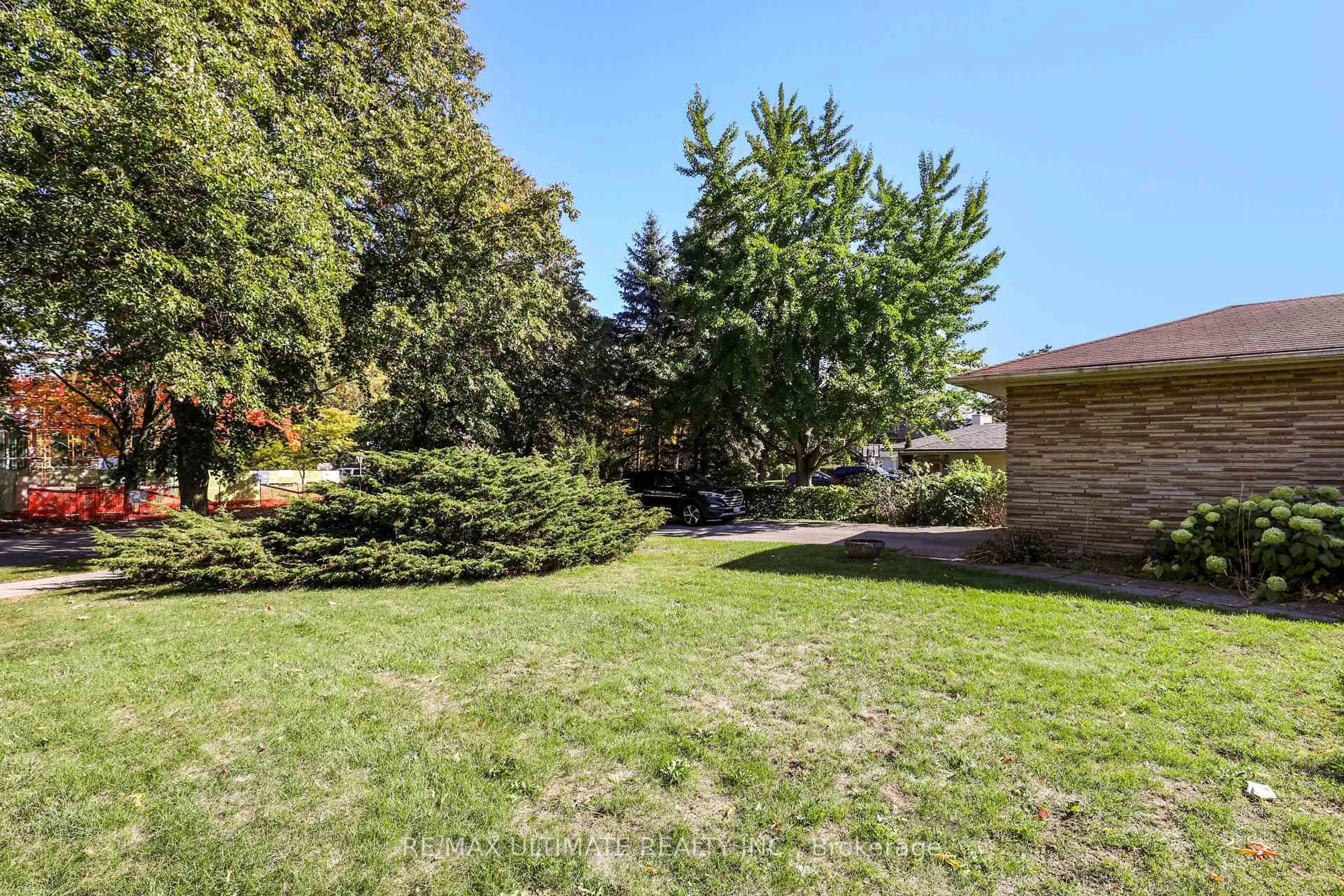 Patio, unknown for 92 Banbury Rd, Toronto Ontario M3B 2L3