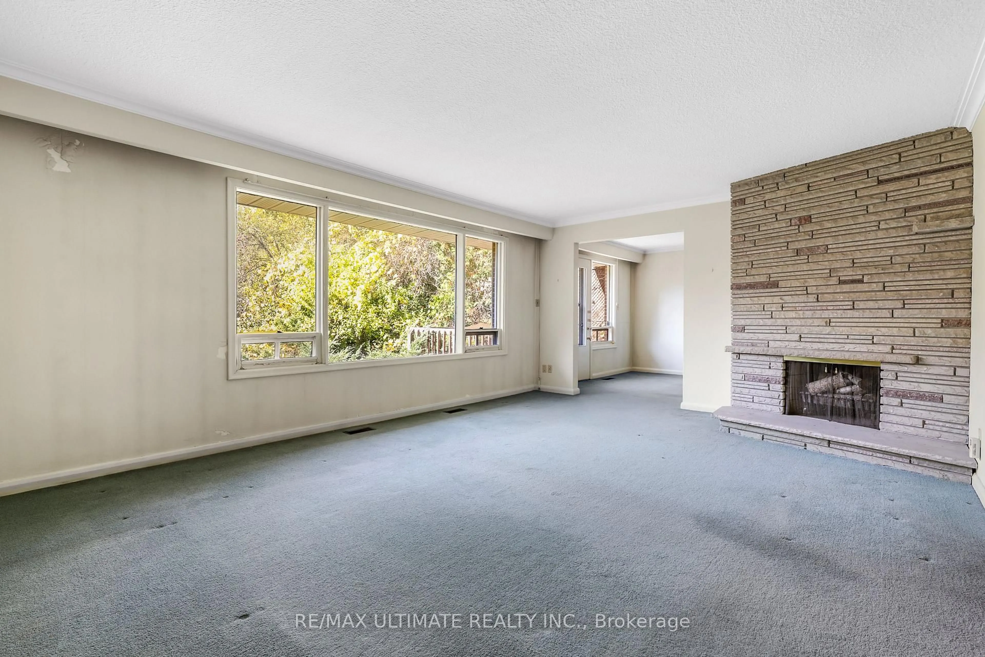 A pic of a room for 92 Banbury Rd, Toronto Ontario M3B 2L3
