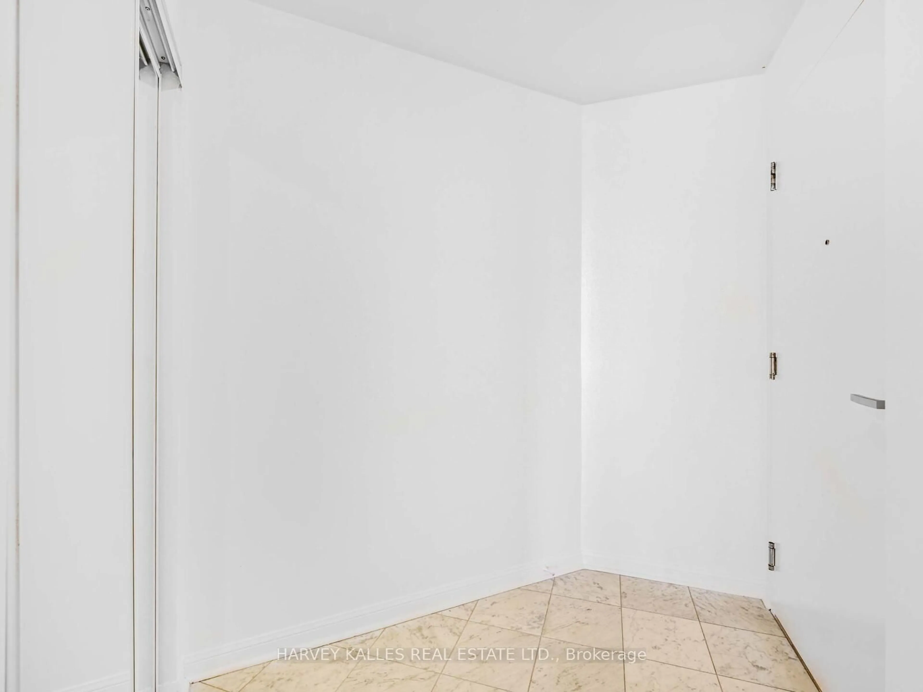 Unknown for 228 Queens Quay W #1115, Toronto Ontario M5J 2X1
