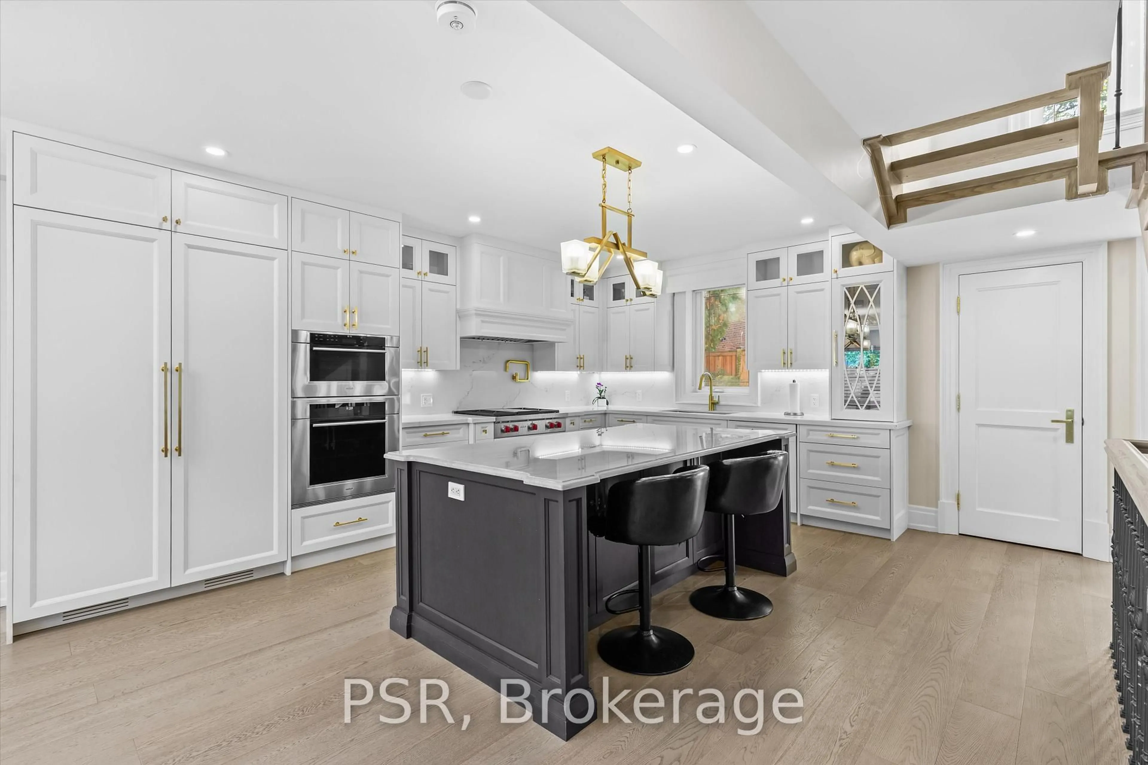 Open concept kitchen, ceramic/tile floor for 15 Strathallan Blvd, Toronto Ontario M5N 1S8
