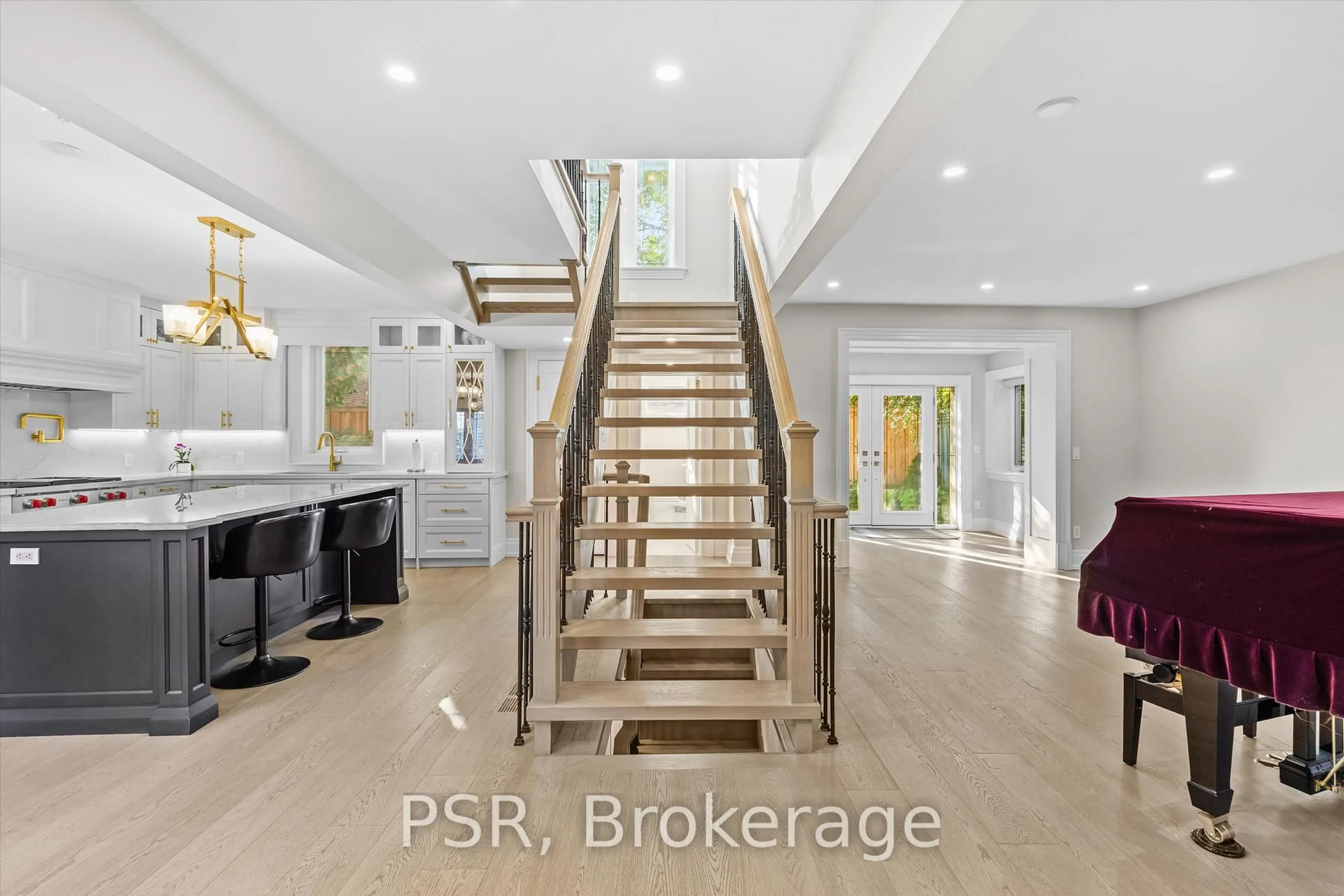 Unknown for 15 Strathallan Blvd, Toronto Ontario M5N 1S8