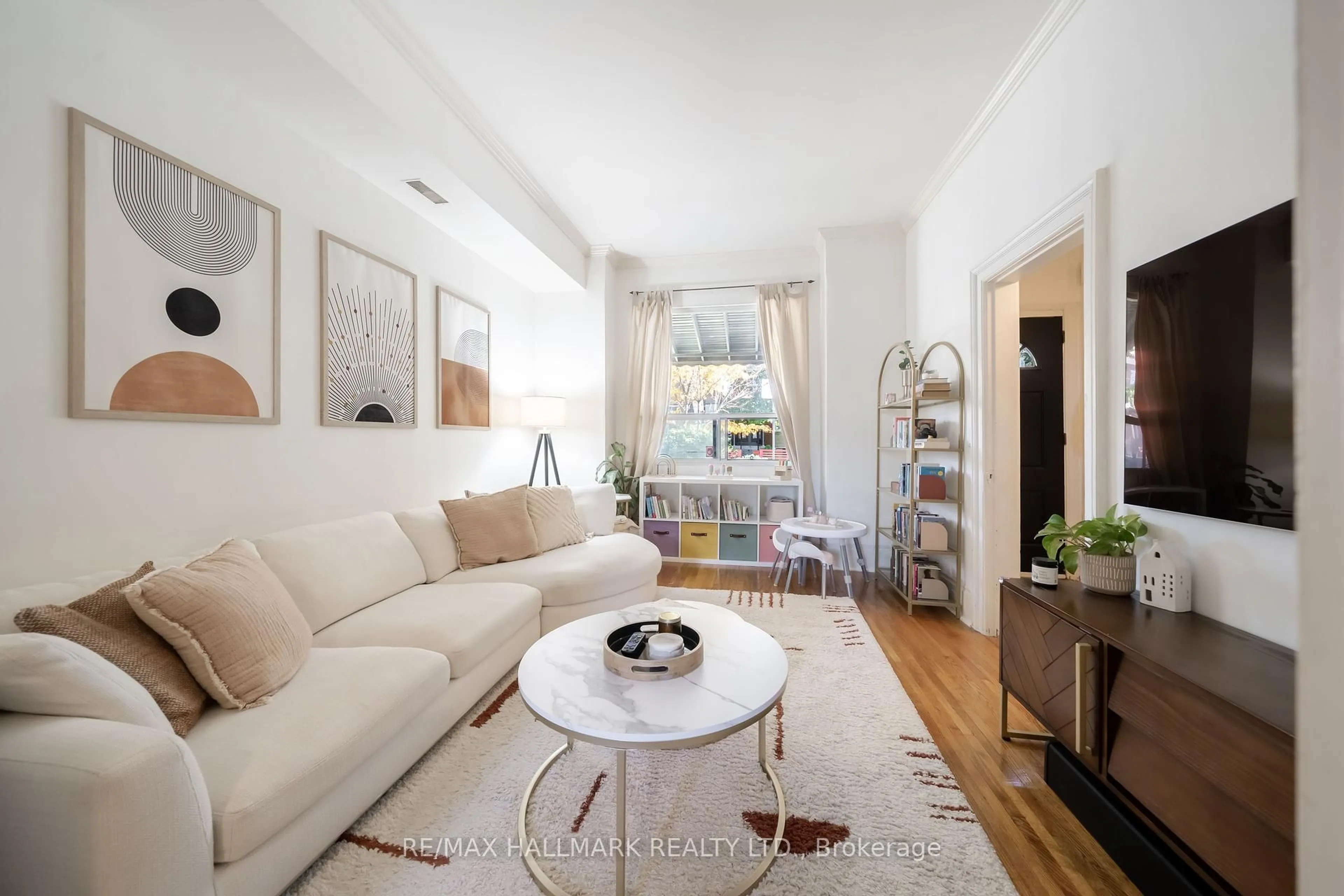 Living room with furniture, unknown for 38 Brookfield St, Toronto Ontario M6J 3A9