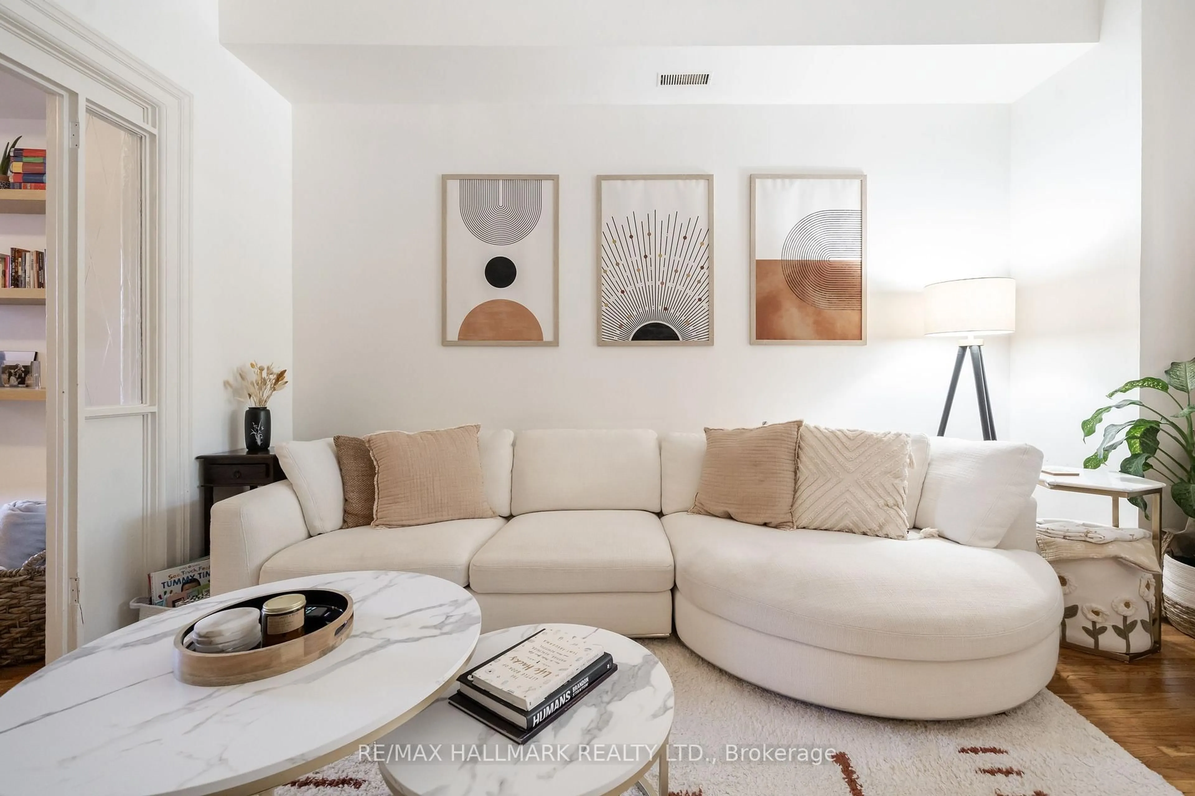 Living room with furniture, unknown for 38 Brookfield St, Toronto Ontario M6J 3A9