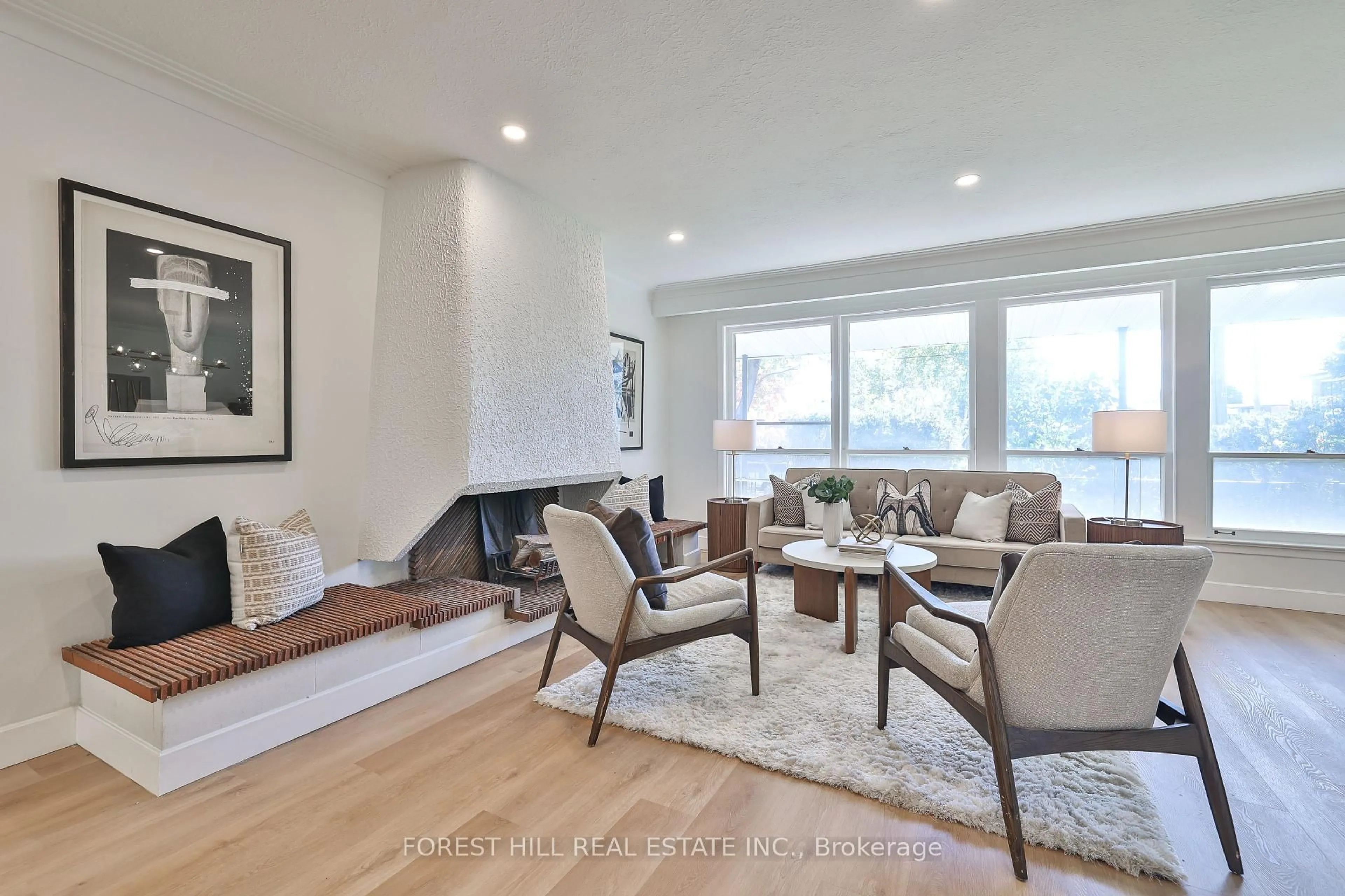 Living room with furniture, unknown for 50 Evanston Dr, Toronto Ontario M3H 5P3