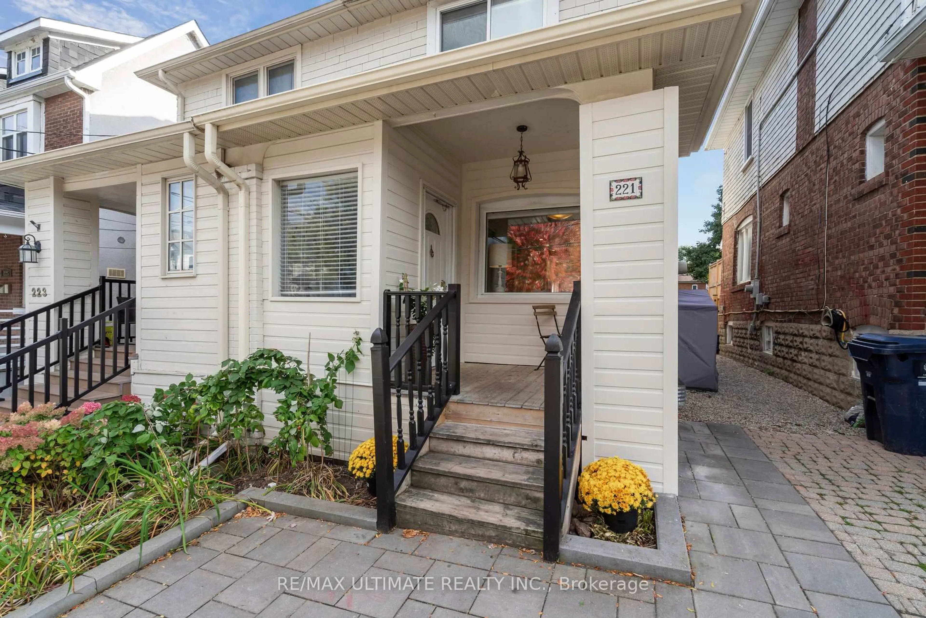 Unknown for 221 Erskine Ave, Toronto Ontario M4P 1Z5