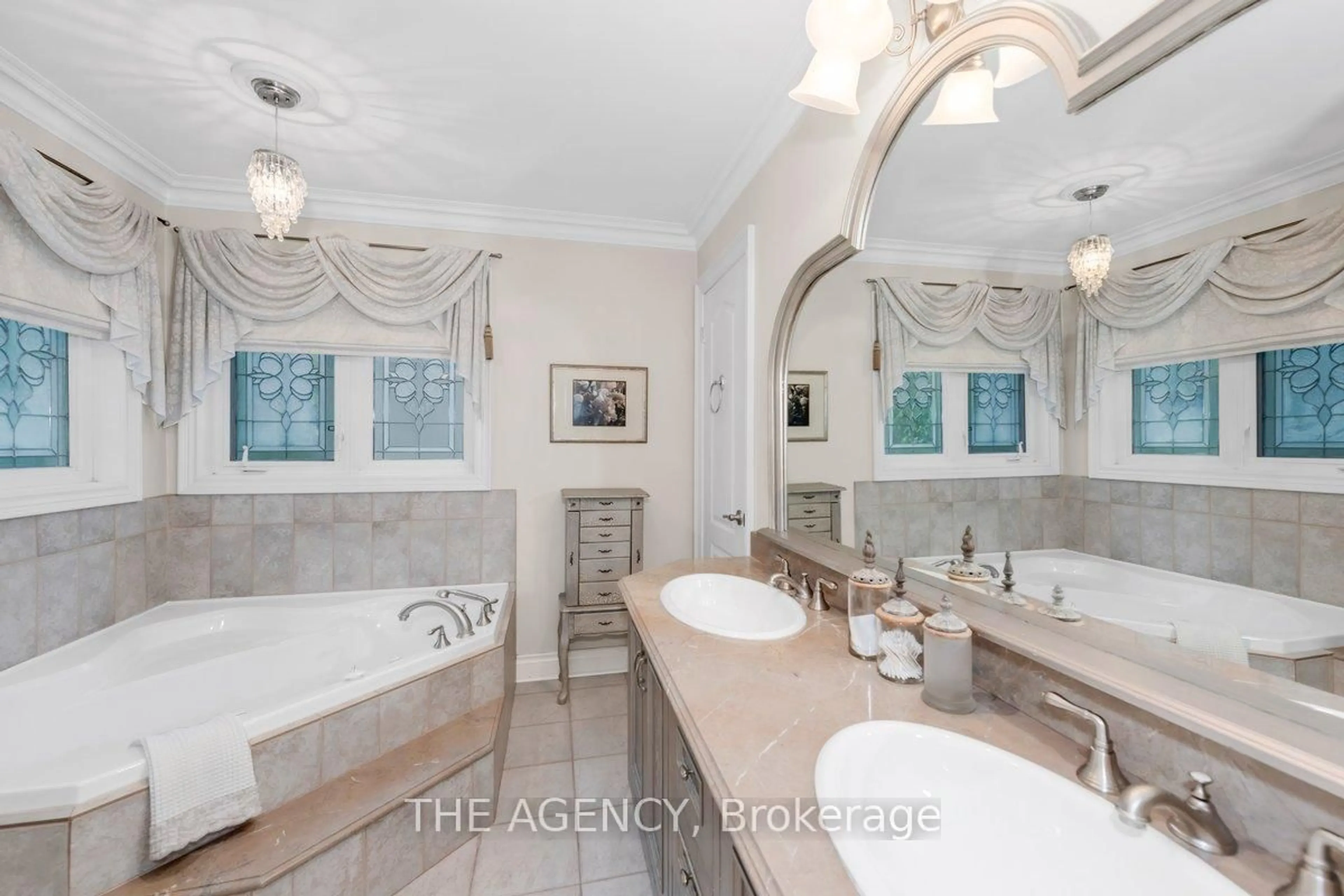 Contemporary bathroom, ceramic/tile floor for 313 Broadway Ave, Toronto Ontario M4P 1W2