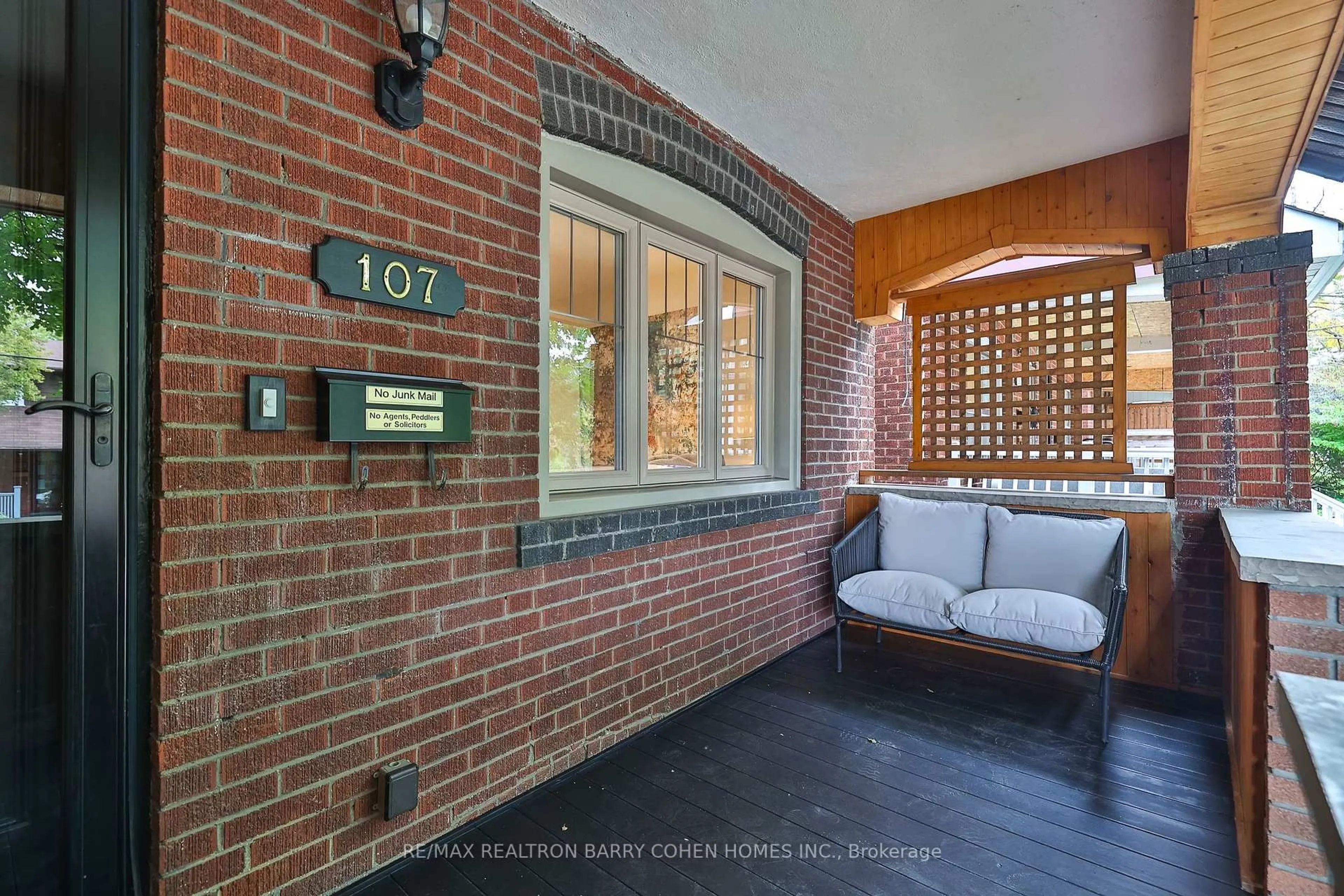 Indoor entryway for 107 Atlas Ave, Toronto Ontario M6C 3P2