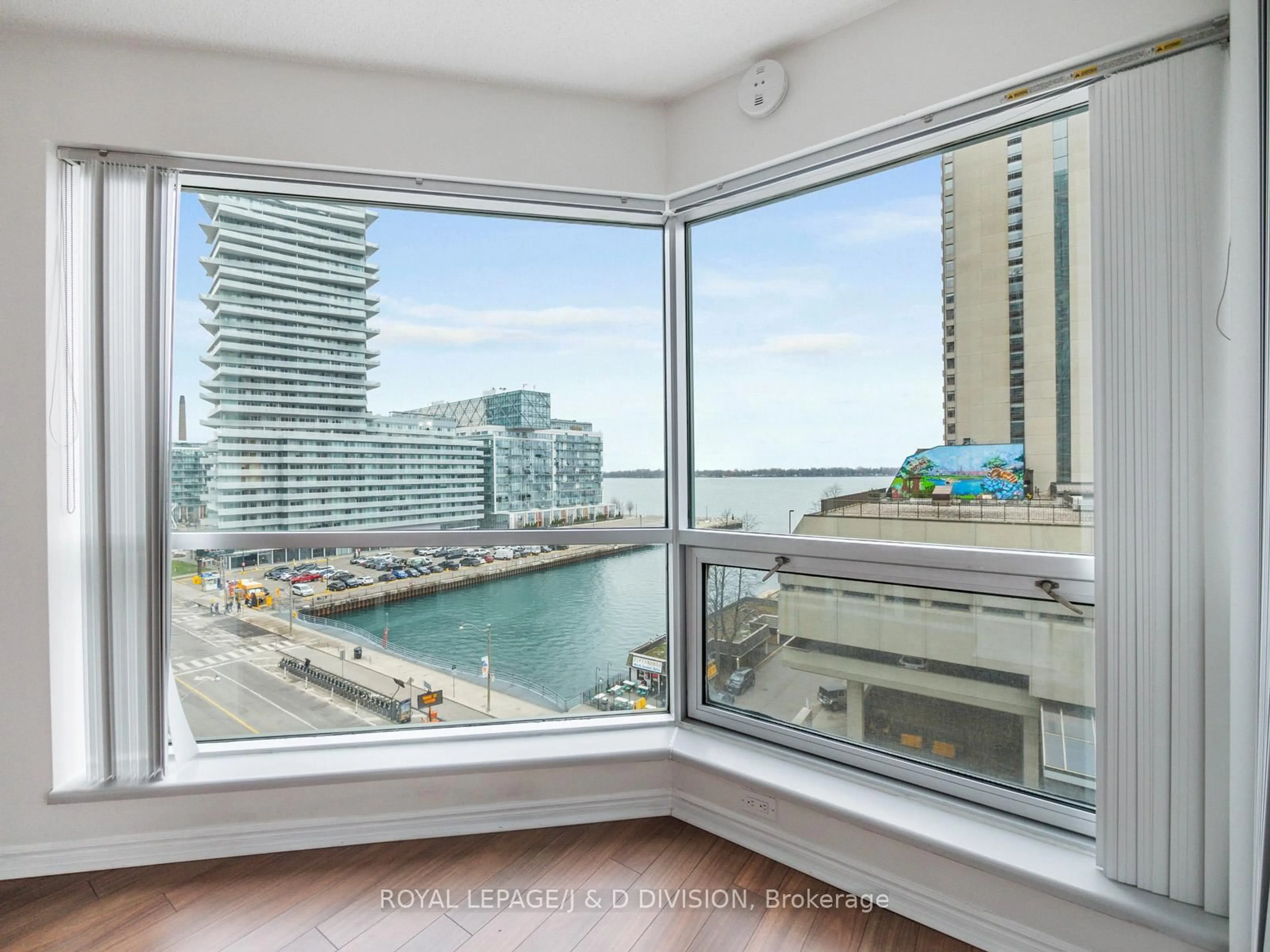 Unknown for 10 Queens Quay #706, Toronto Ontario M5J 2R9