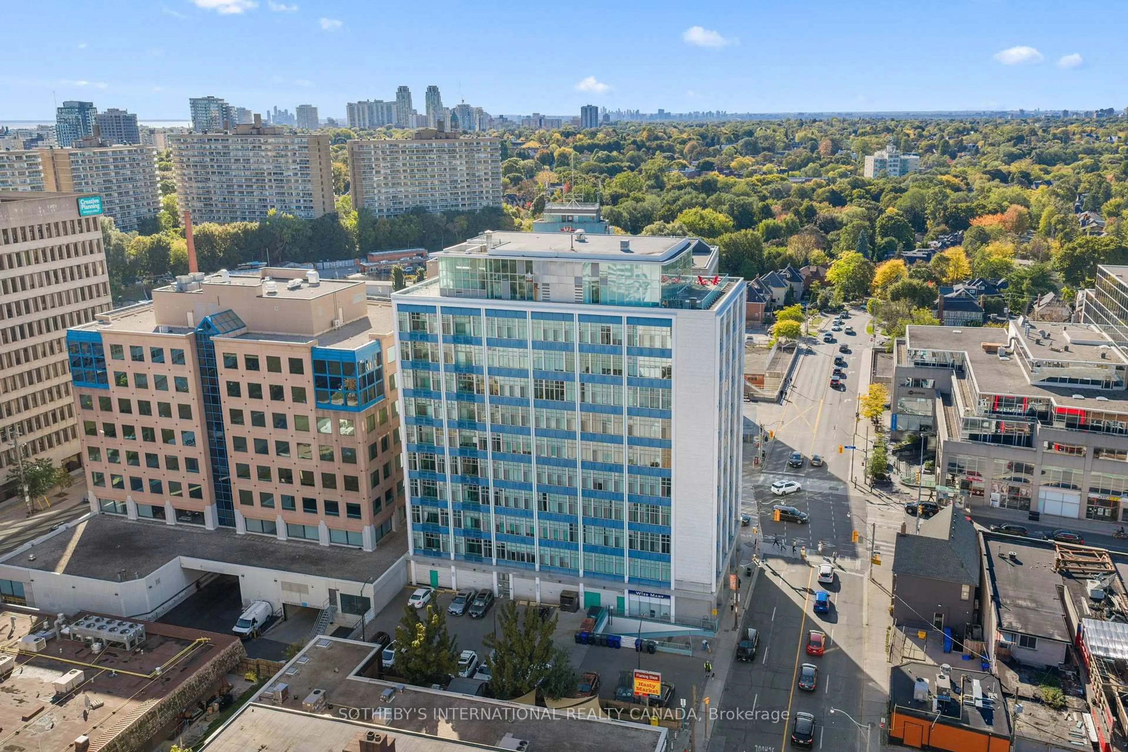 A pic from outside/outdoor area/front of a property/back of a property/a pic from drone, city buildings view from balcony for 1901 Yonge St #502, Toronto Ontario M4S 1Y6