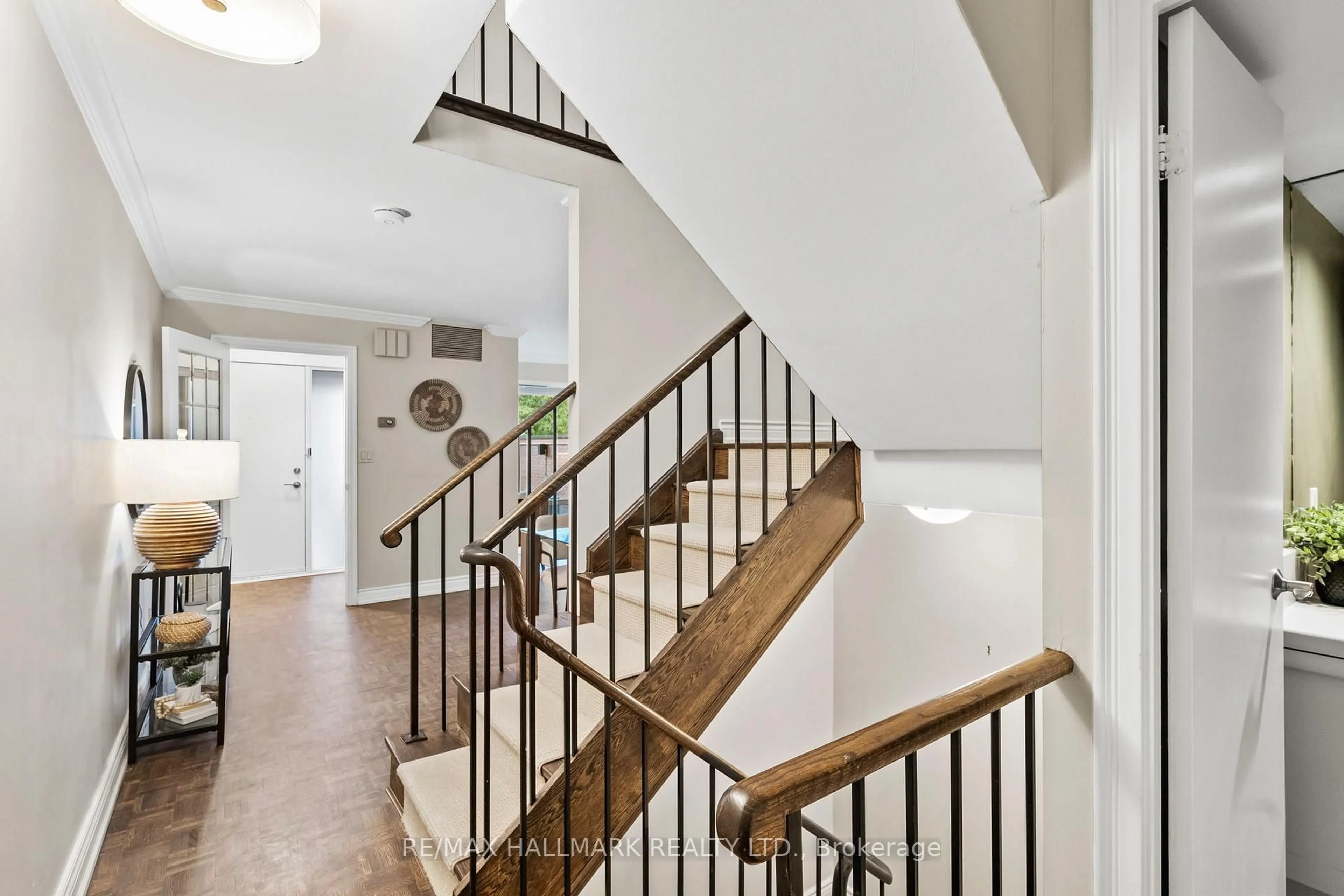 Unknown for 260 Heath St #TH 15, Toronto Ontario M5P 3L6