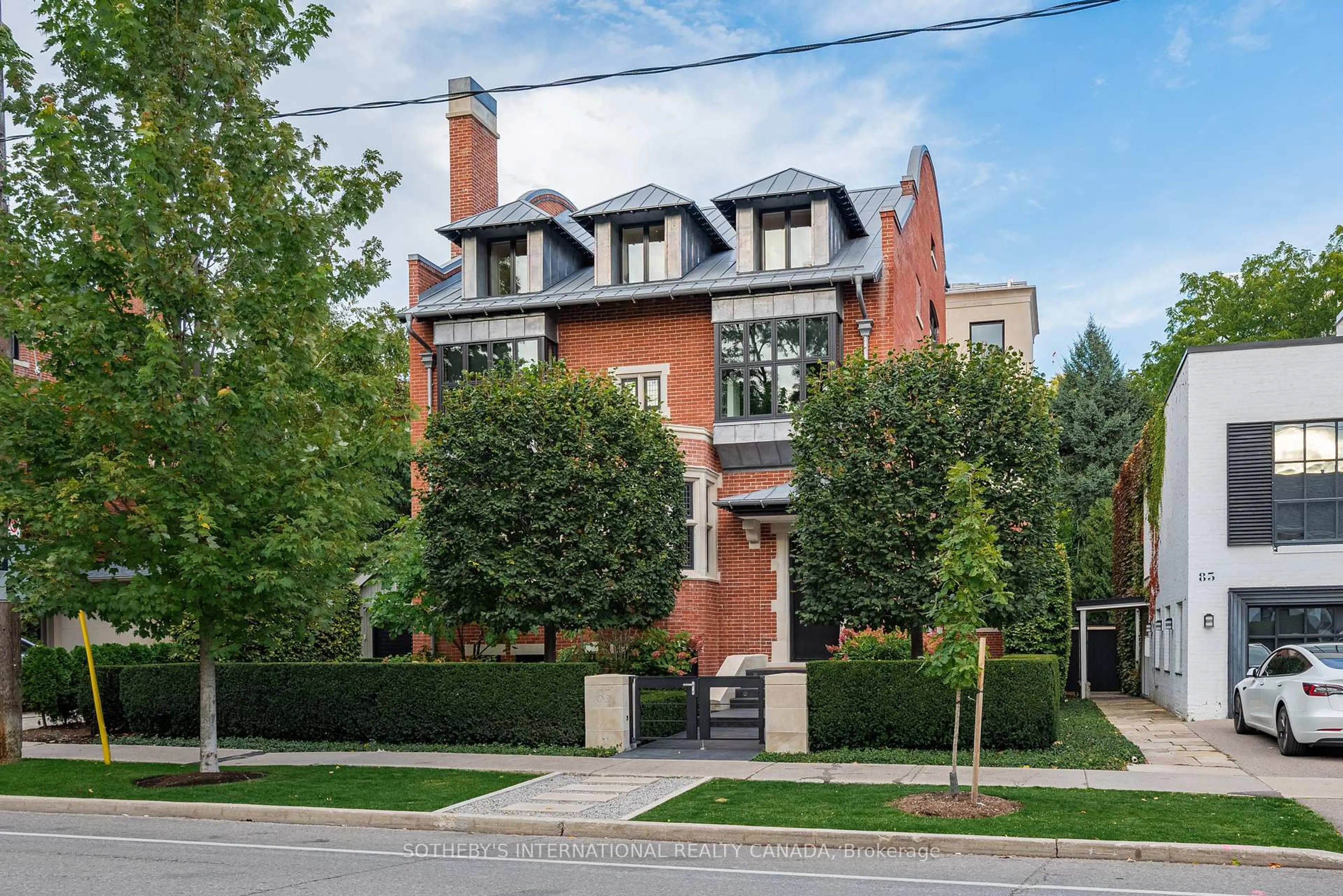 Home with brick exterior material, street for 85 Bedford Rd #3, Toronto Ontario M5R 2K3
