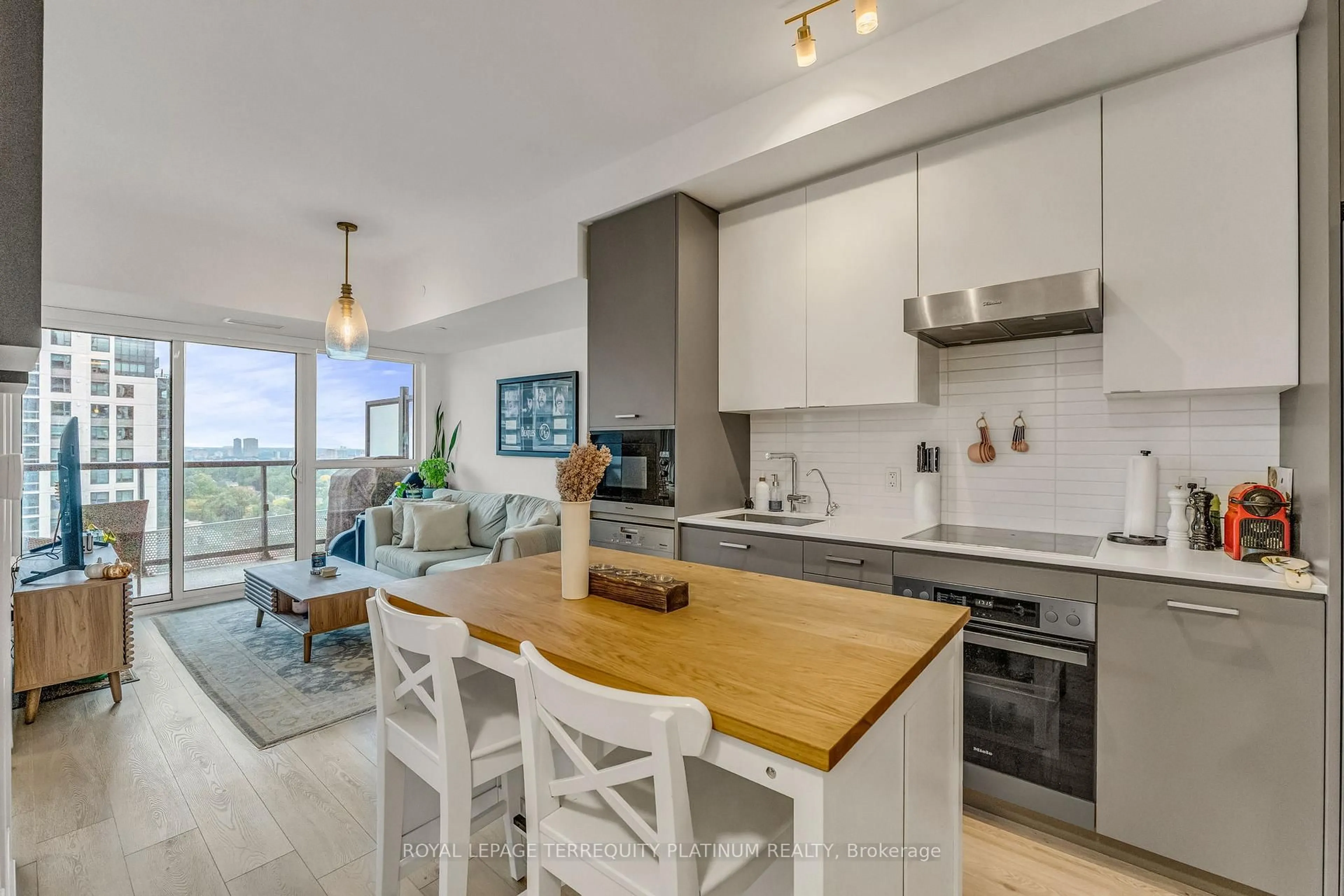 Open concept kitchen, unknown for 11 Lillian St #1410, Toronto Ontario M4S 2H7