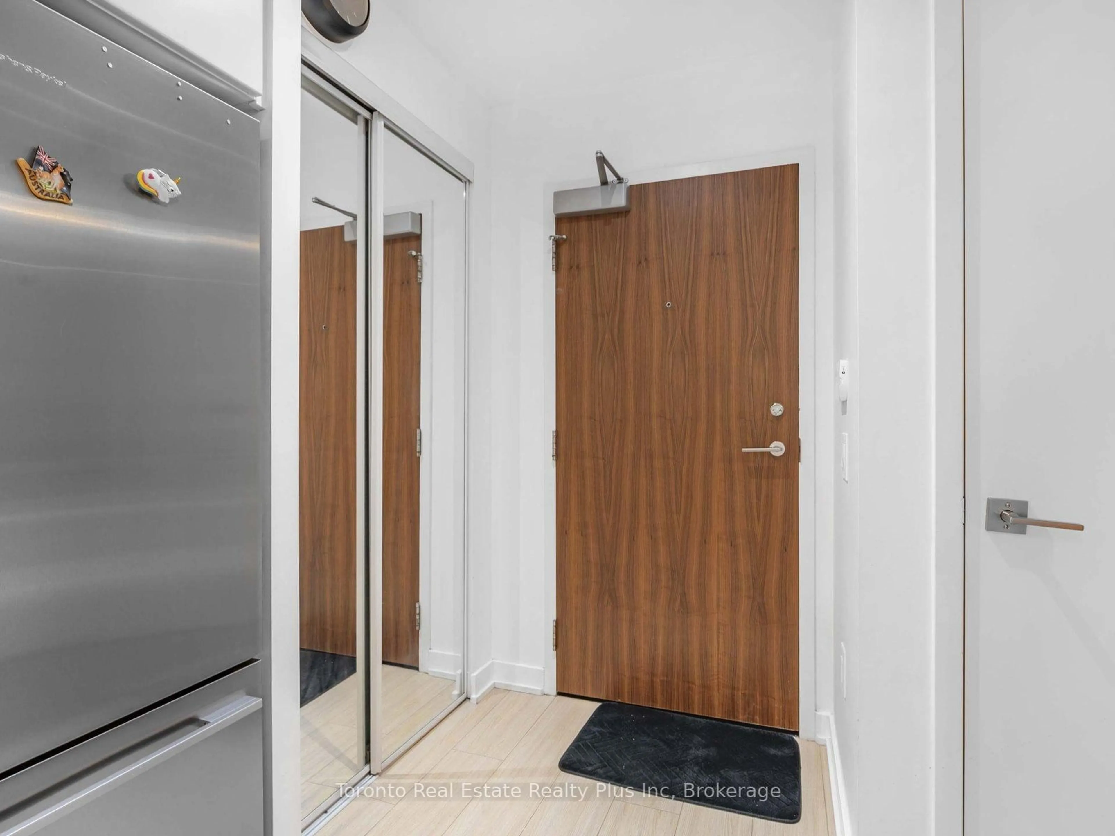 Indoor entryway for 75 Queens Wharf Rd #116, Toronto Ontario M5V 0J8