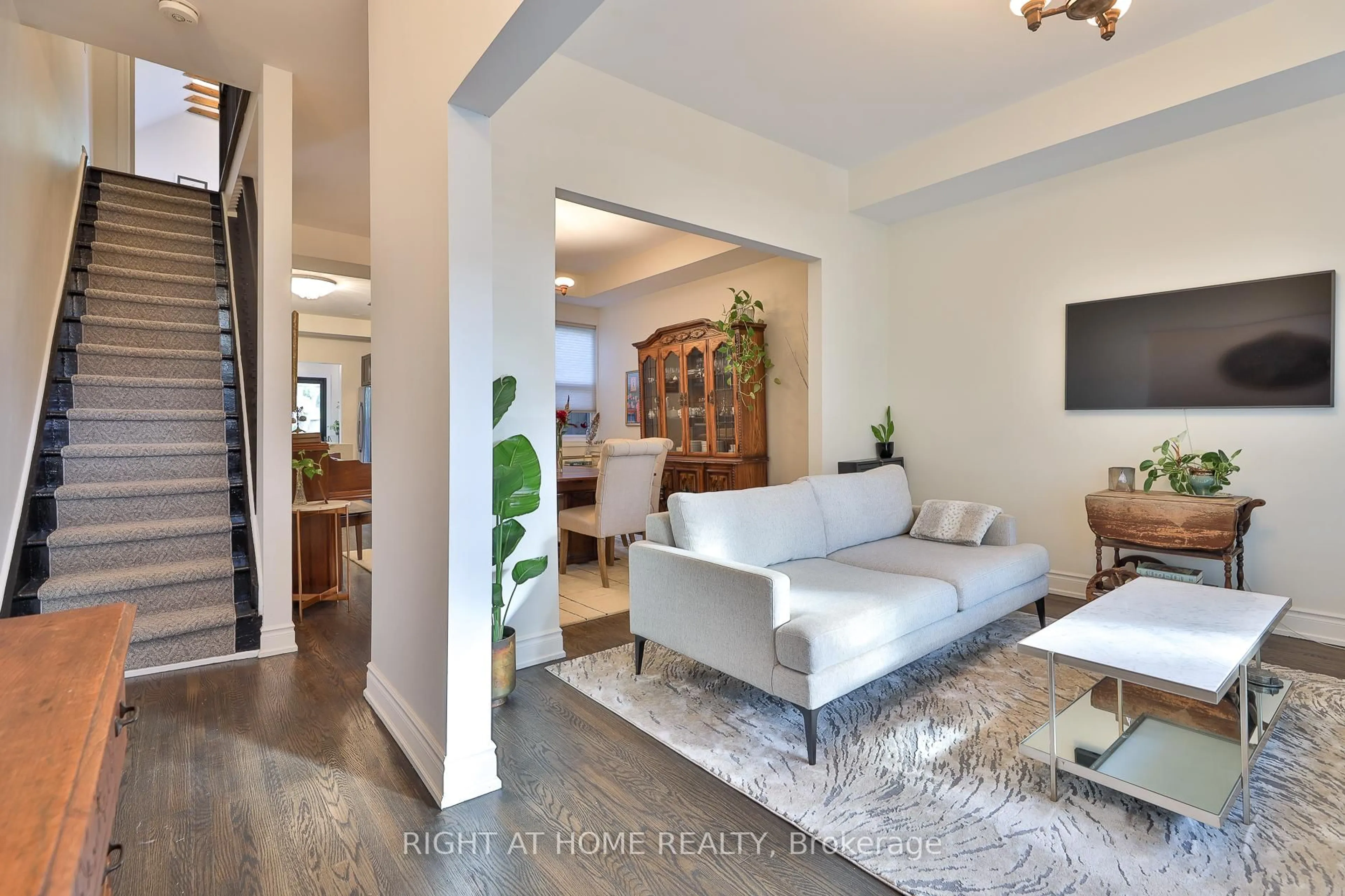 Living room with furniture, unknown for 161 Euclid Ave, Toronto Ontario M6J 2J8