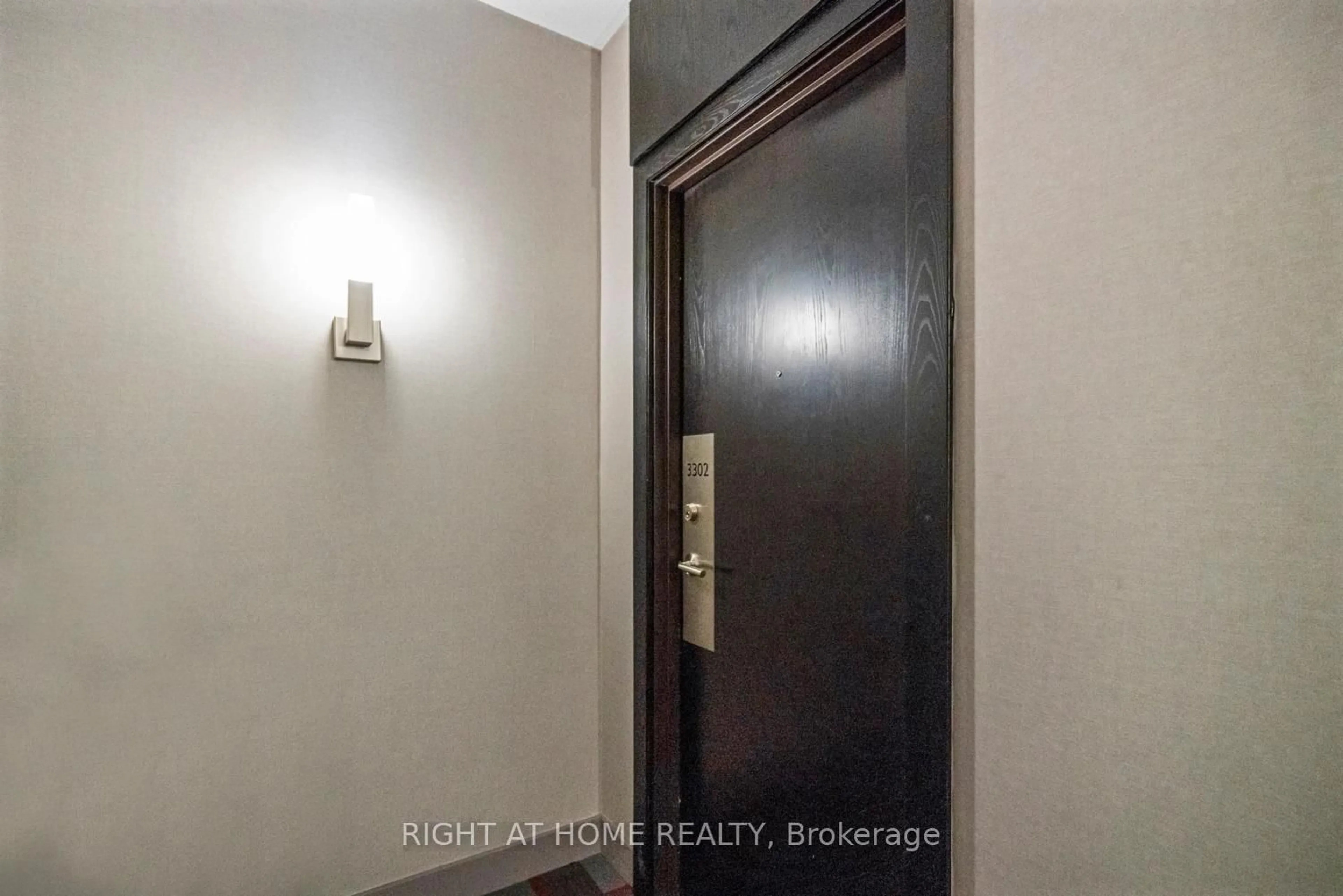 Indoor entryway for 120 Homewood Ave #3302, Toronto Ontario M4Y 2J3