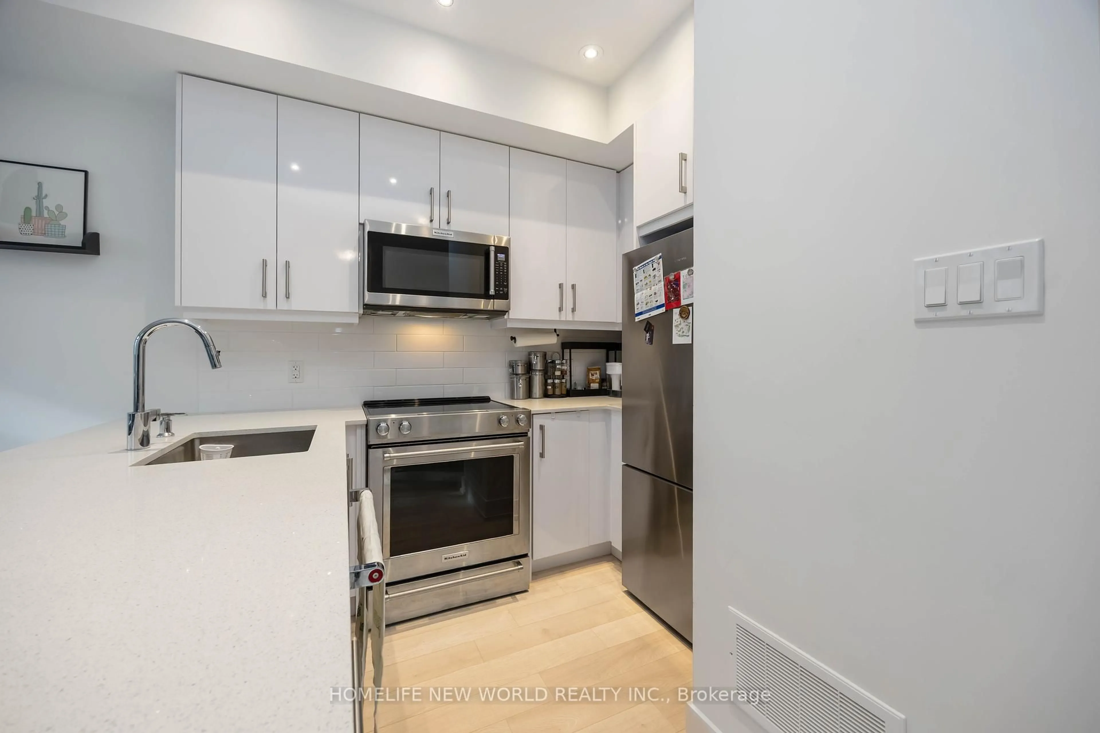 Standard kitchen, unknown for 52 Holmes Ave #14, Toronto Ontario M2N 4L9