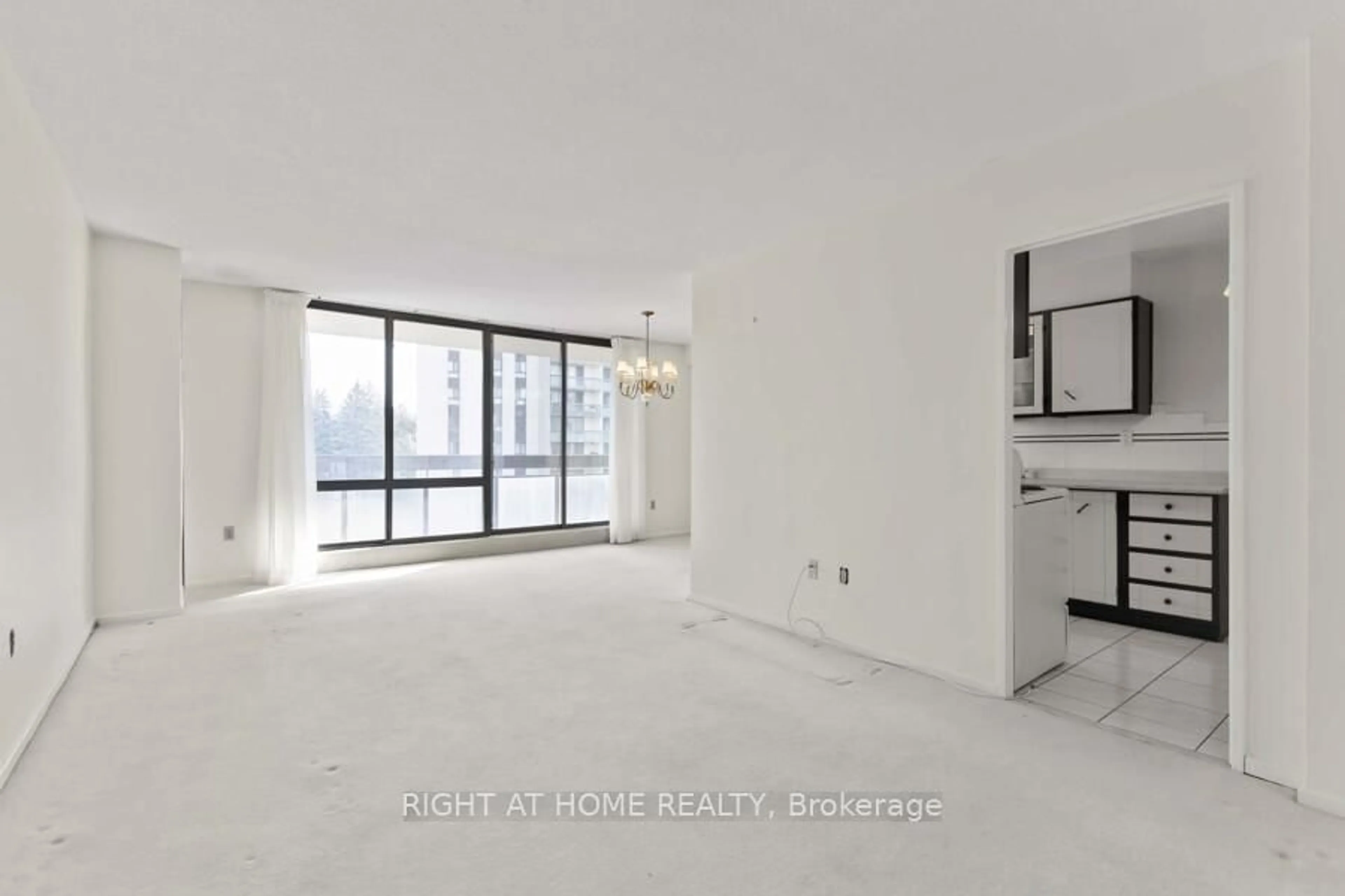 A pic of a room for 177 Linus Rd #612, Toronto Ontario M2J 4S5