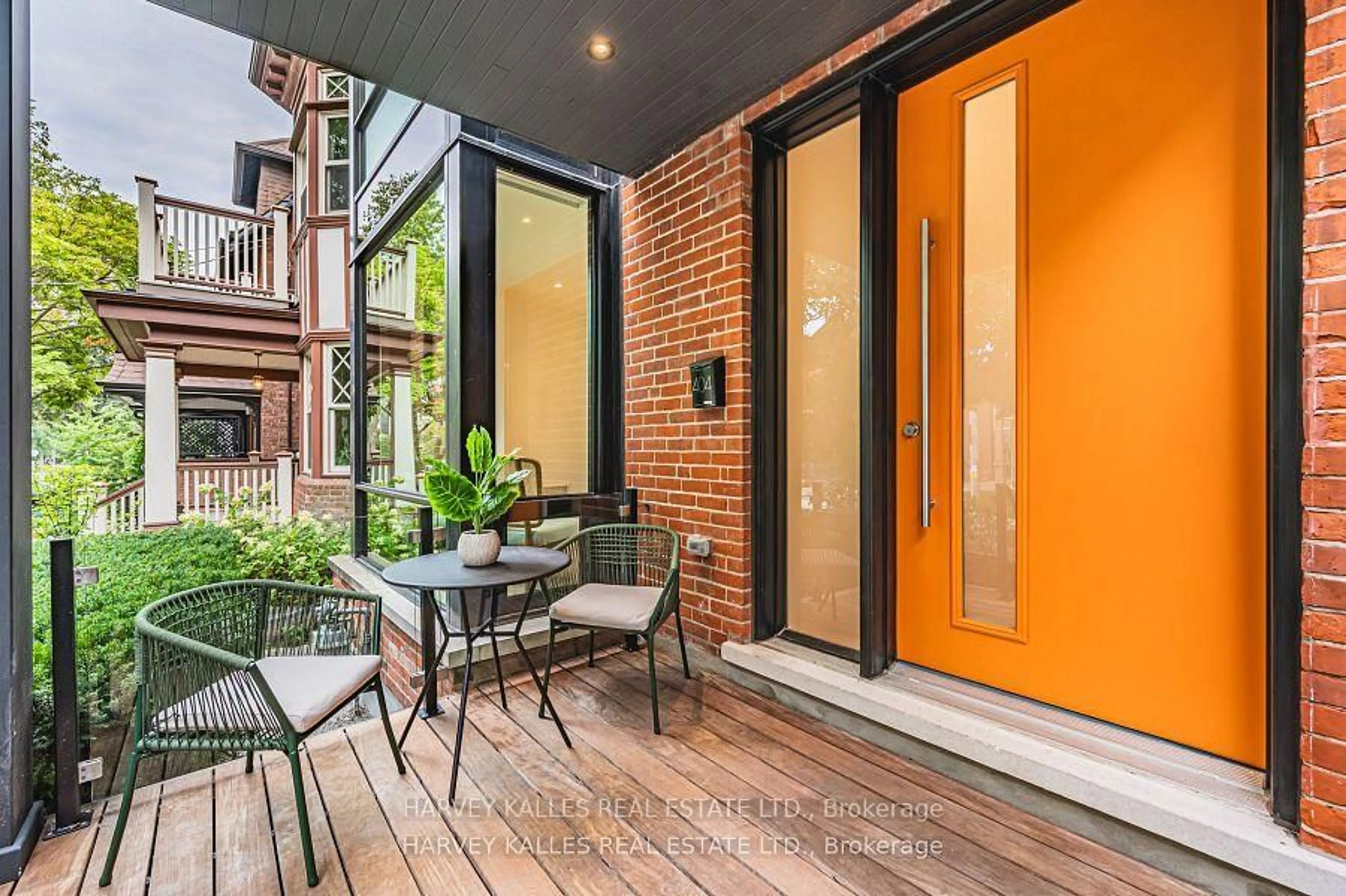 Unknown for 404 Brunswick Ave, Toronto Ontario M5R 2Z4