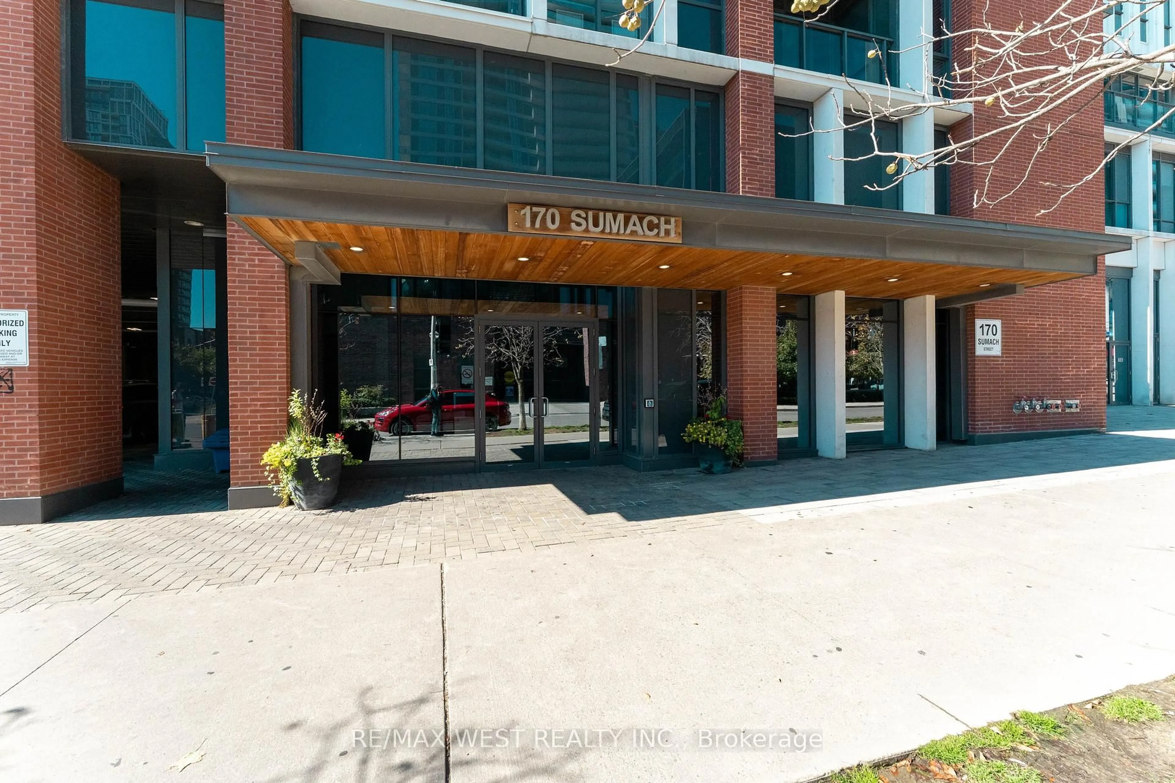 Indoor foyer for 170 Sumach St #507, Toronto Ontario M5A 0C3