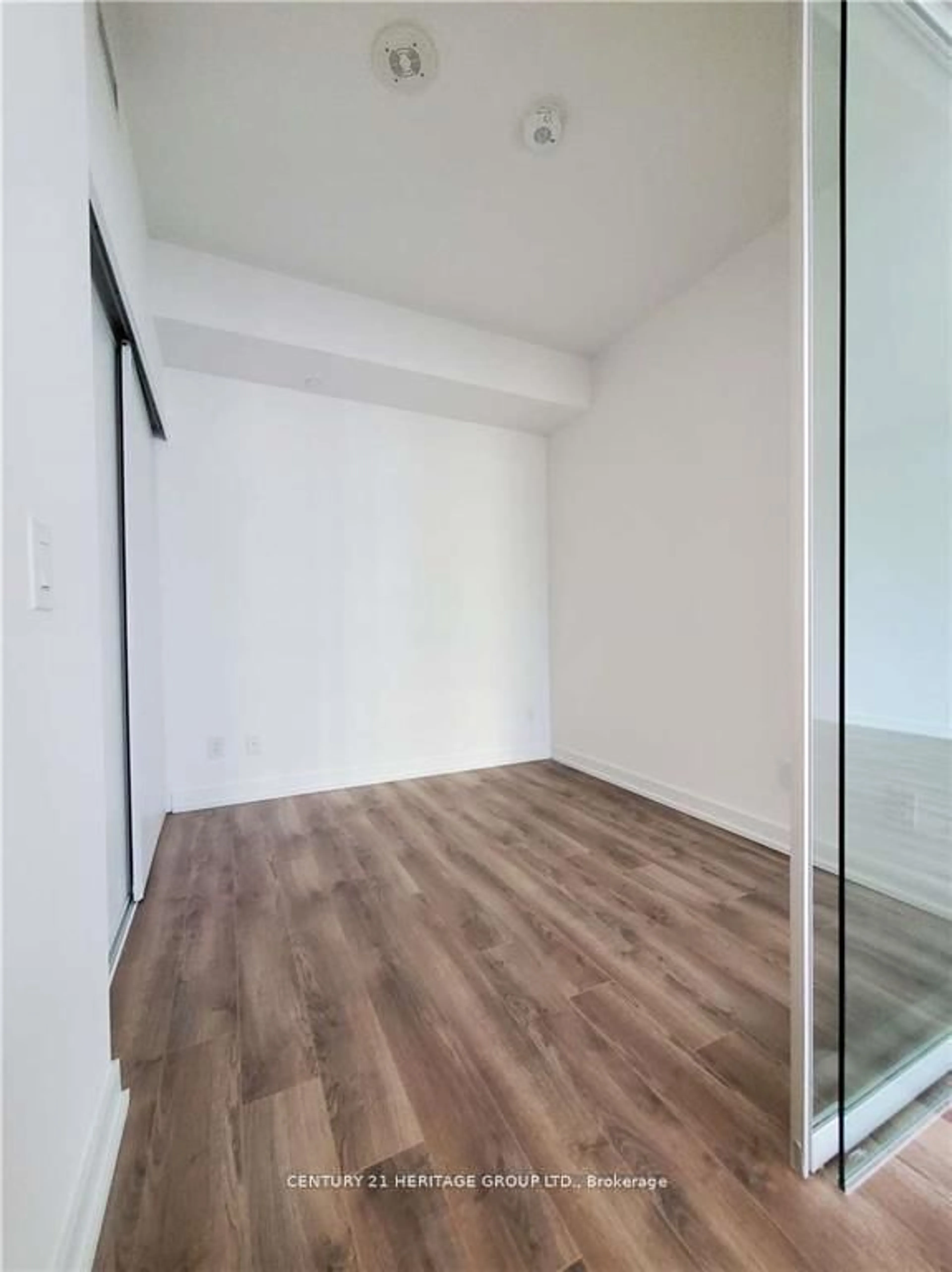 A pic of a room for 20 Edward St #2210, Toronto Ontario M5G 0C5