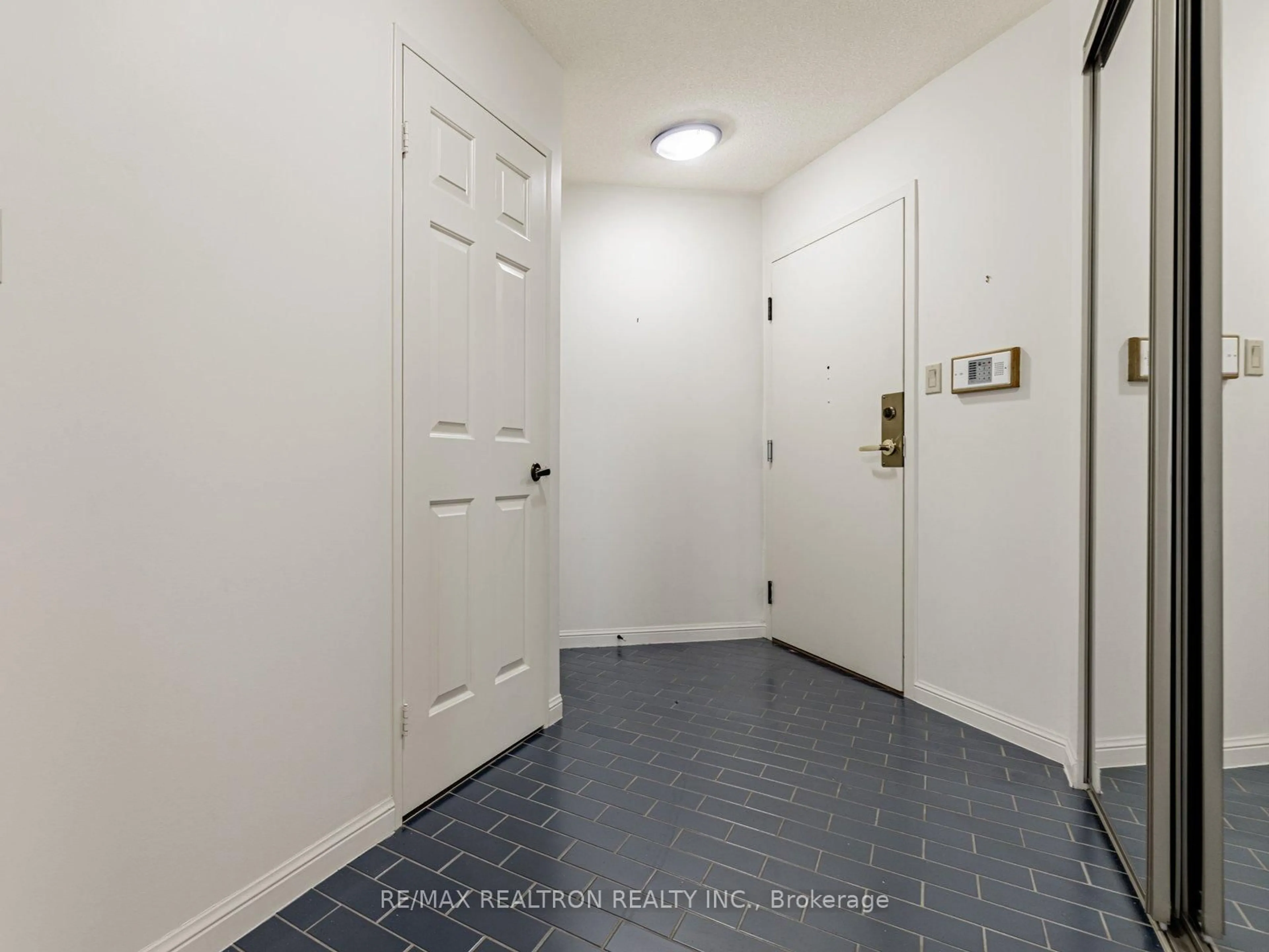 Unknown for 5444 Yonge St #703, Toronto Ontario M2N 6J4