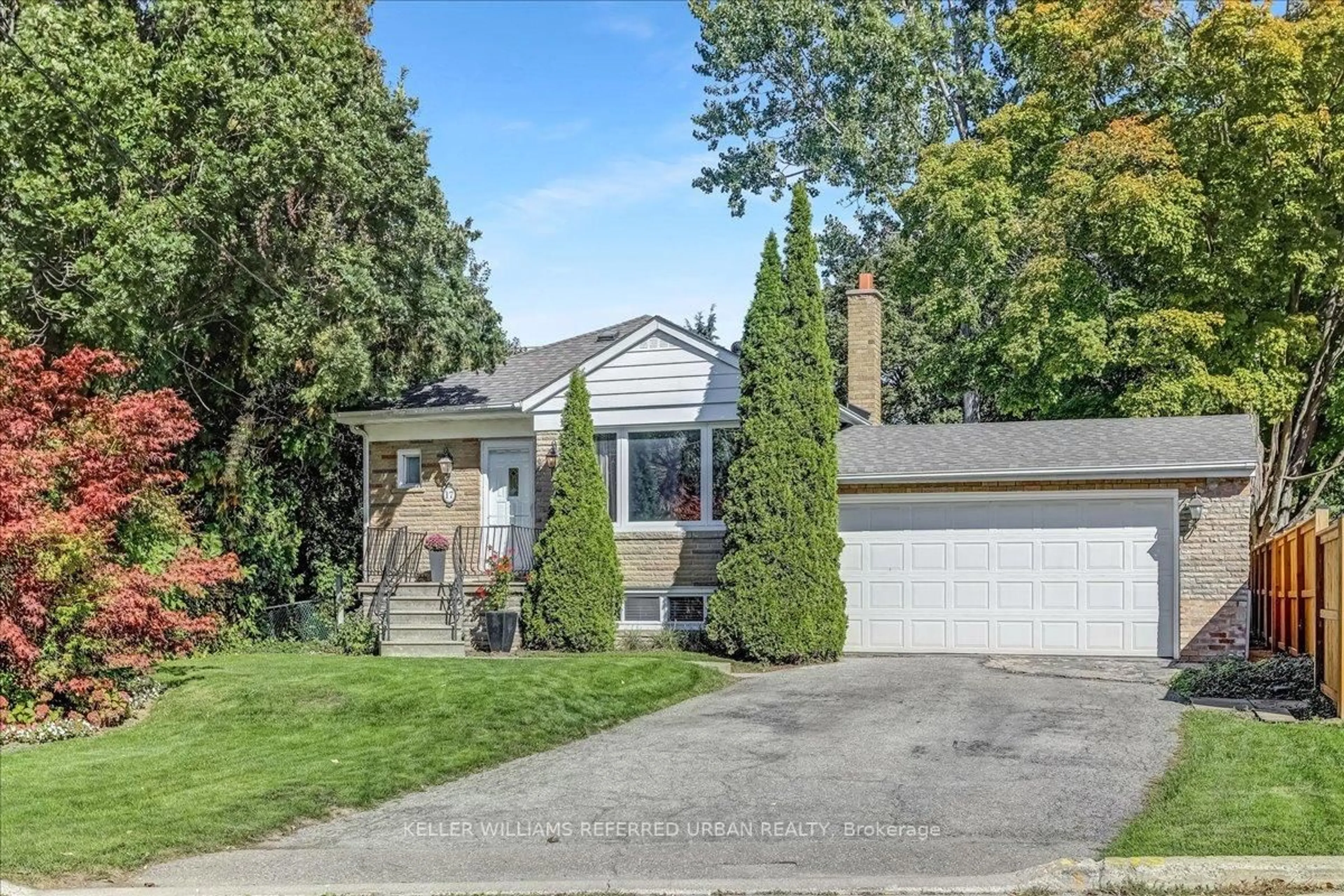 Home with vinyl exterior material, street for 17 Gwendolen Cres, Toronto Ontario M2N 2L9