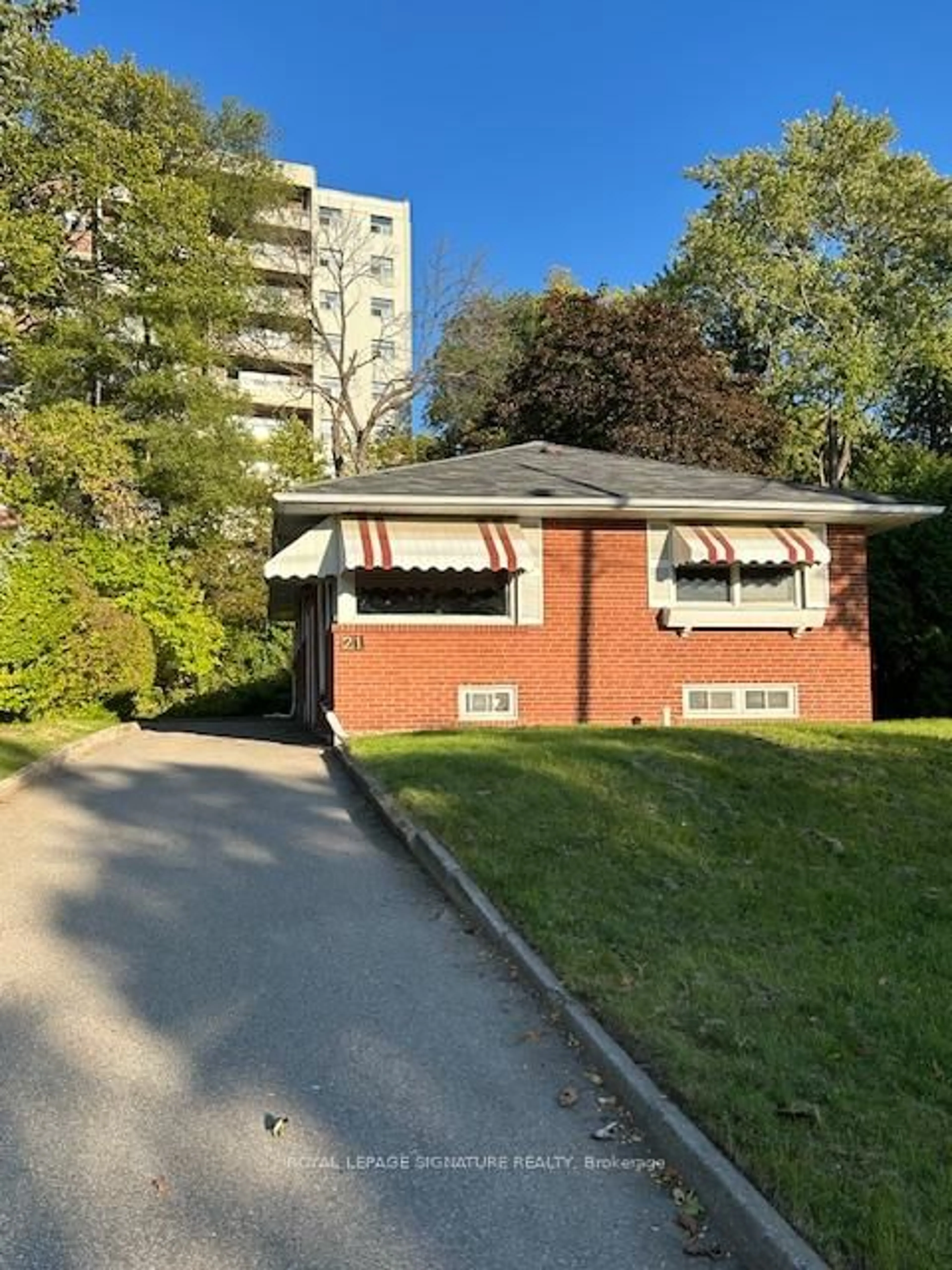 Unknown for 21 Prestbury St, Toronto Ontario M4A 2H9