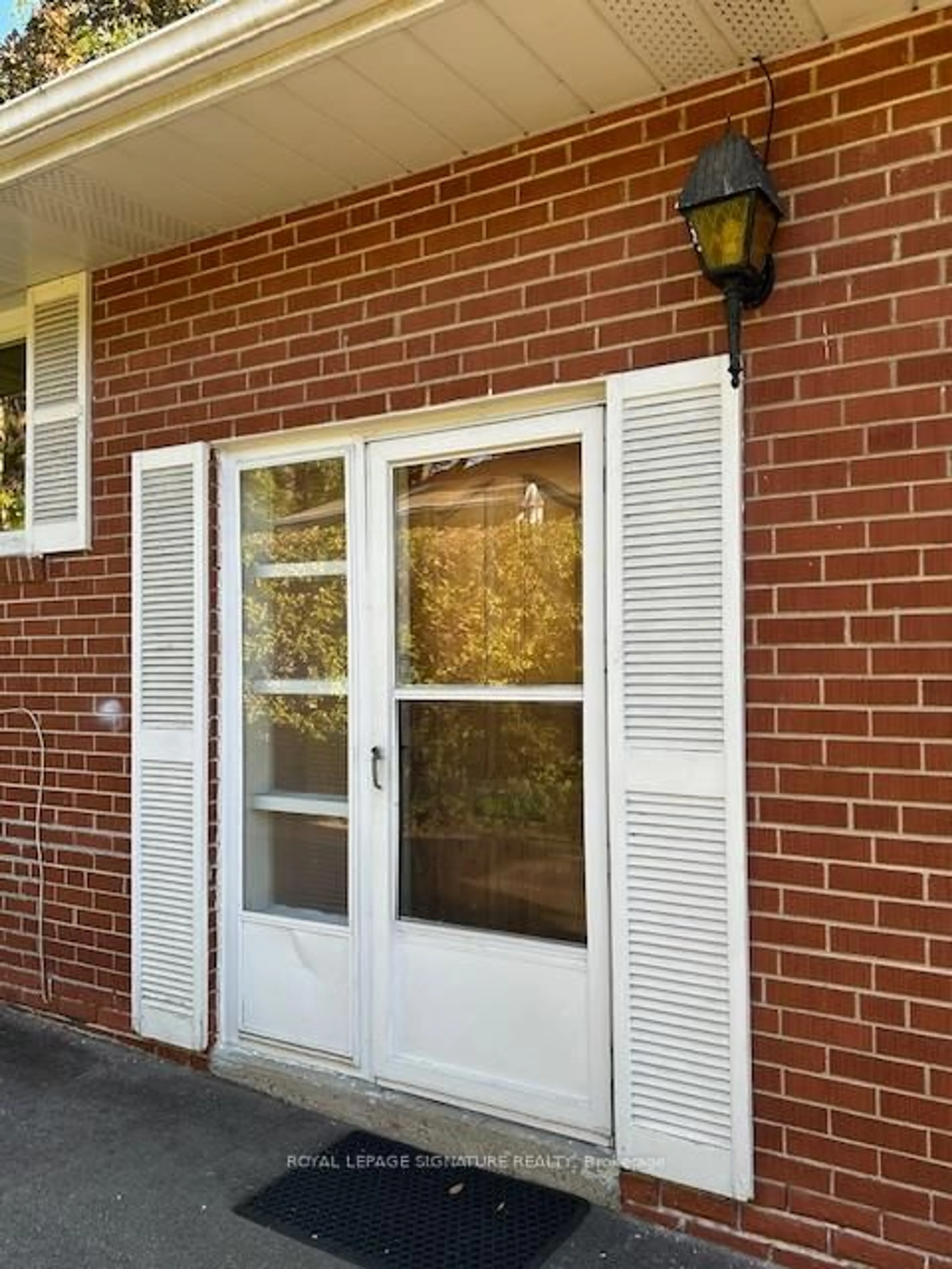 Unknown for 21 Prestbury St, Toronto Ontario M4A 2H9