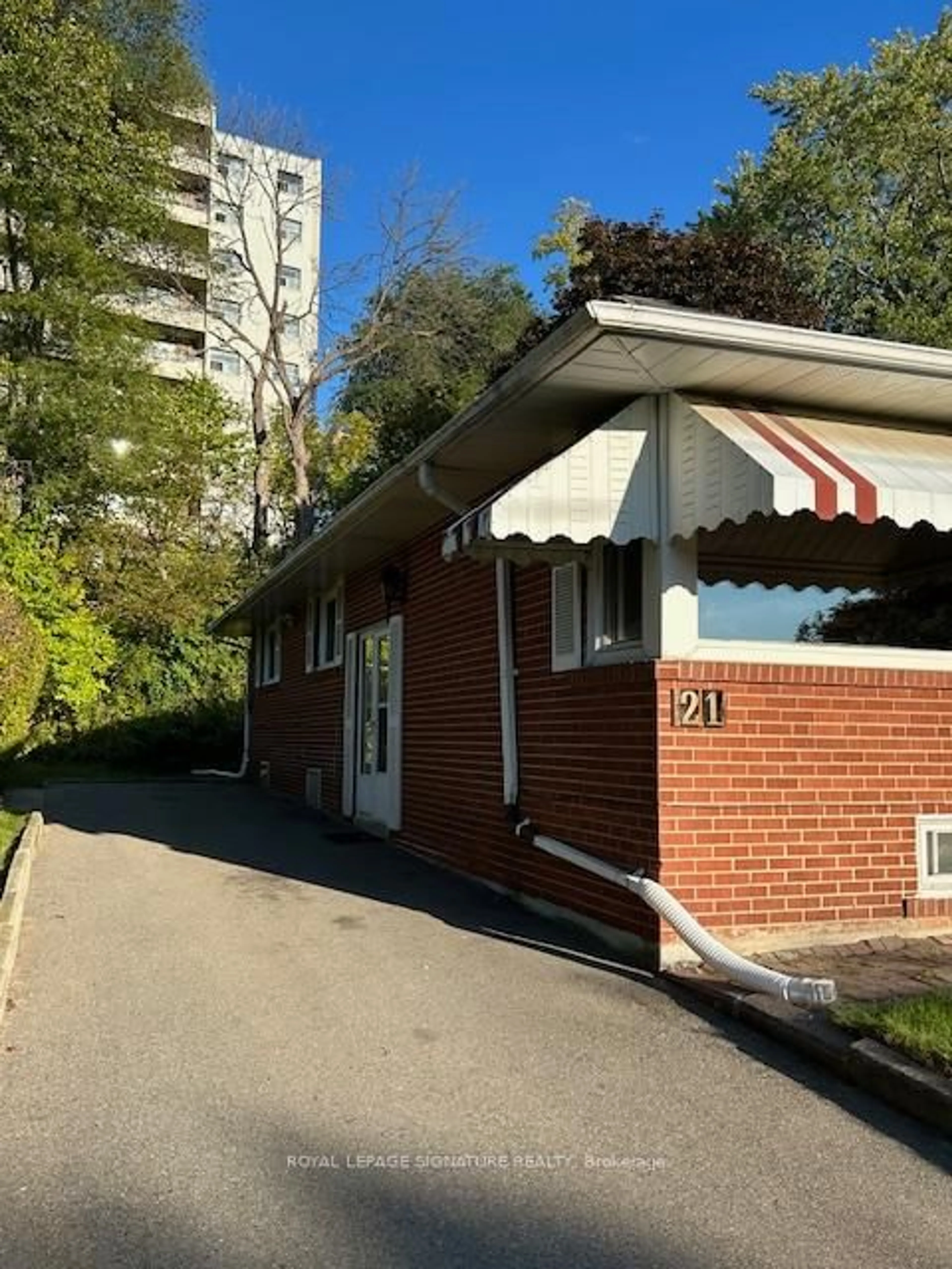 Unknown for 21 Prestbury St, Toronto Ontario M4A 2H9