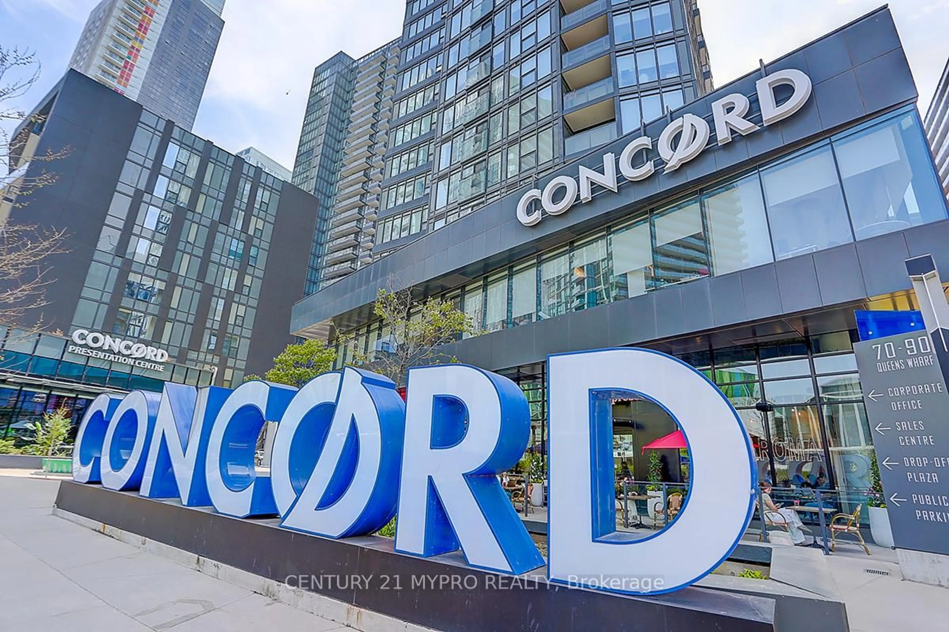 Indoor foyer for 90 Queens Wharf Rd #210, Toronto Ontario M5V 0J4