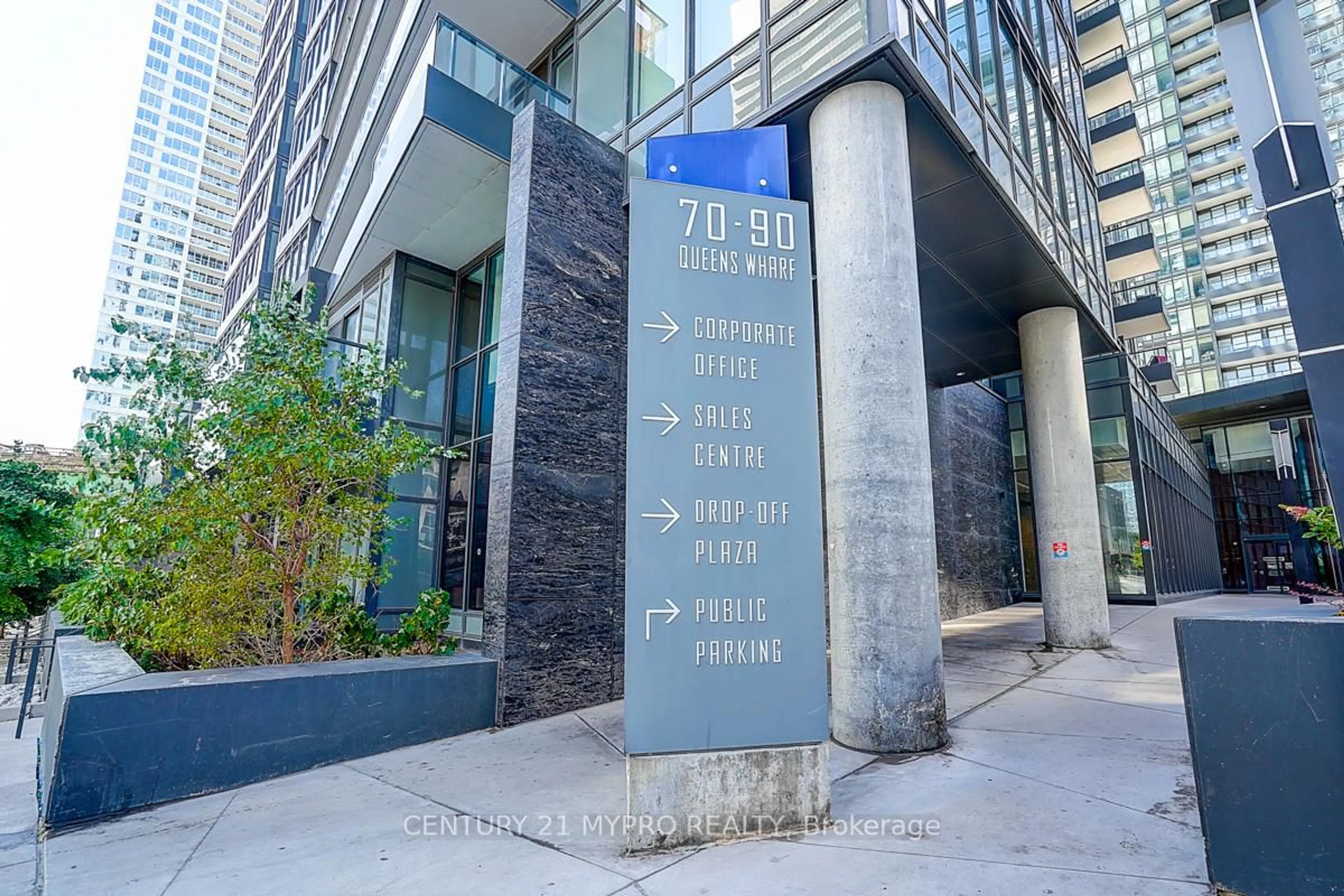 Indoor foyer for 90 Queens Wharf Rd #210, Toronto Ontario M5V 0J4