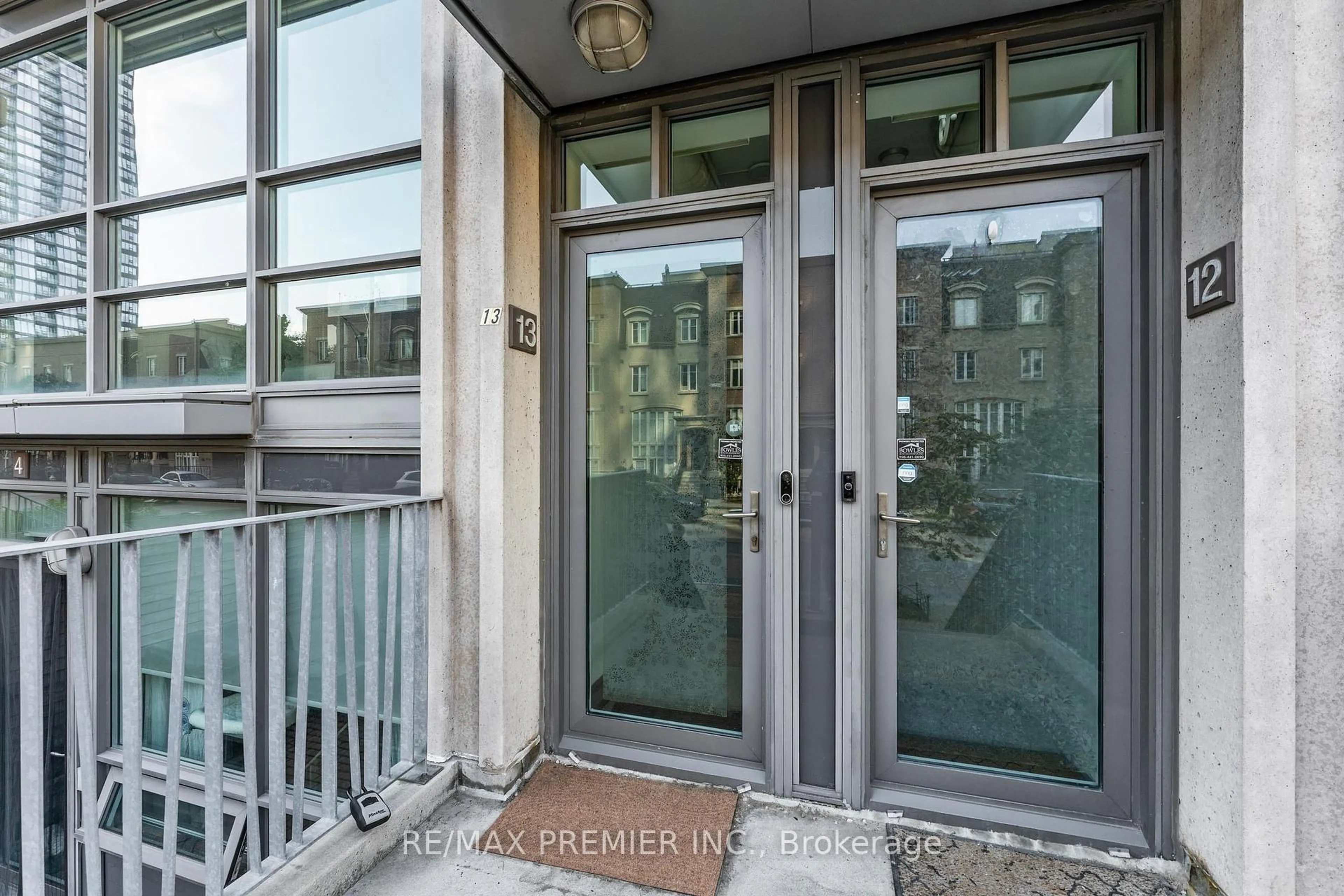 Indoor entryway for 57 East Liberty St #TH13, Toronto Ontario M6K 3P5