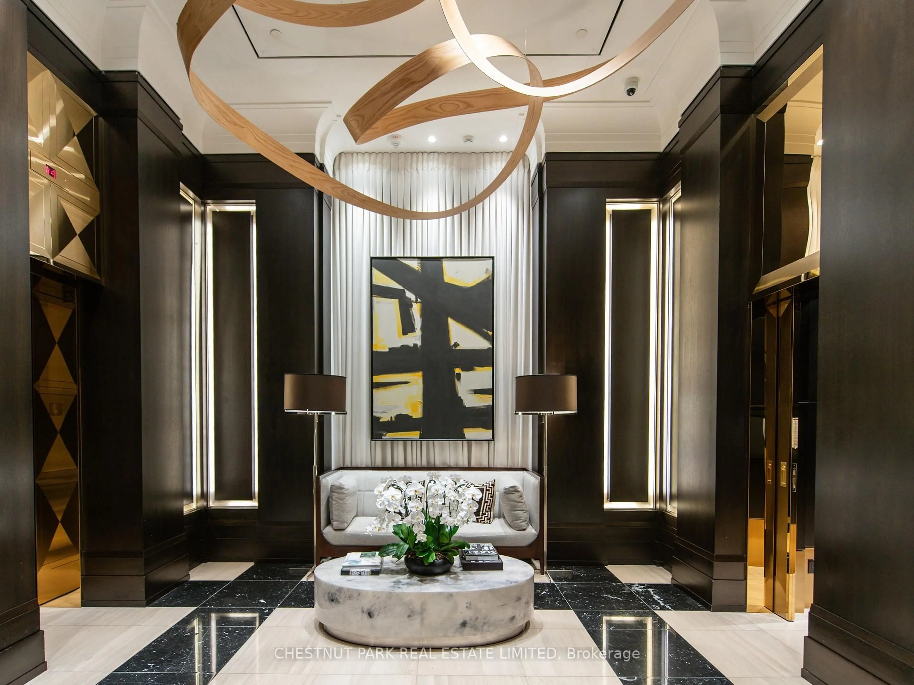Indoor foyer for 200 Cumberland St #2703, Toronto Ontario M5R 0B7
