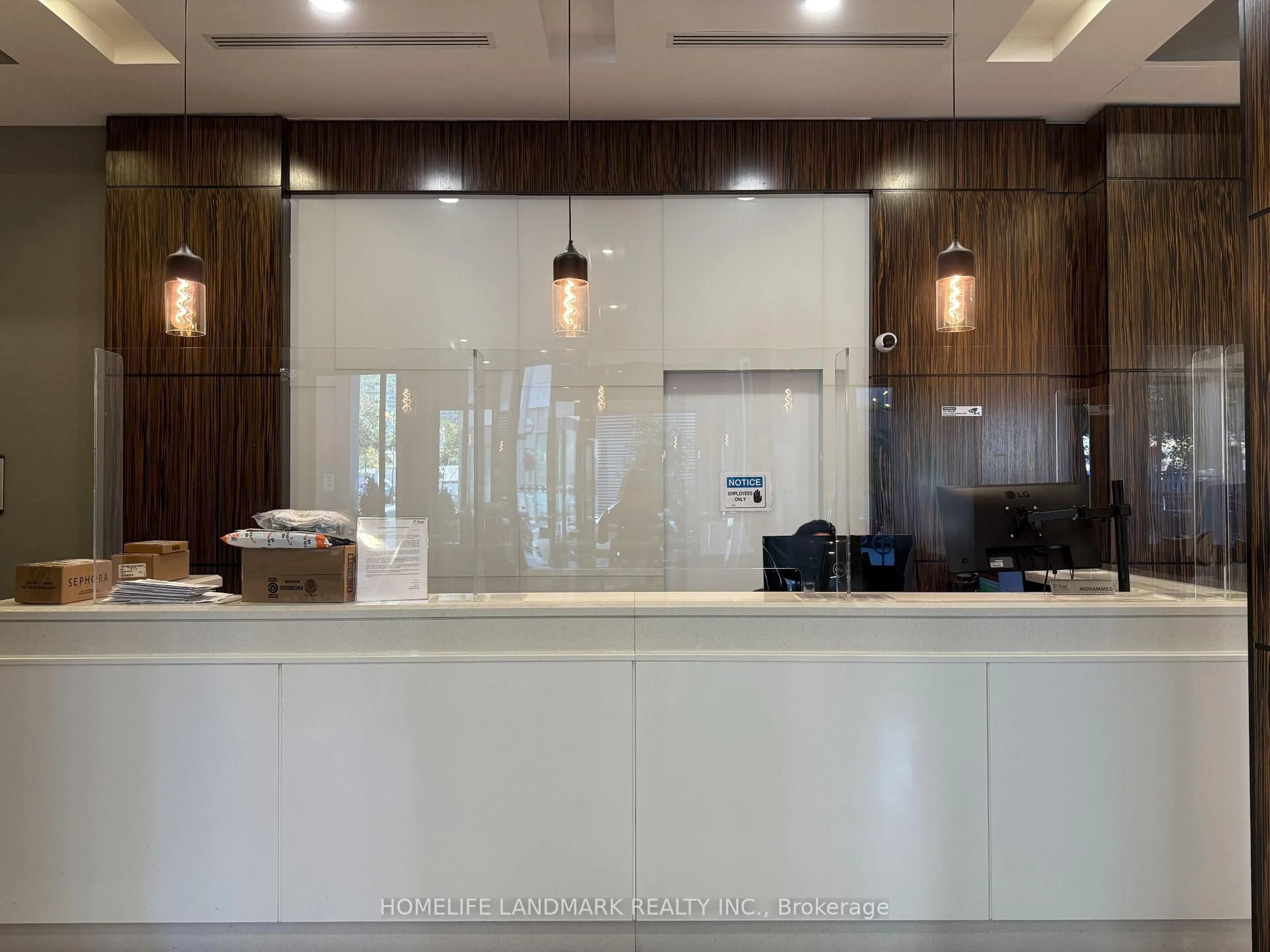 Unknown for 19 Grand Trunk Cres #2605, Toronto Ontario M5J 3A3