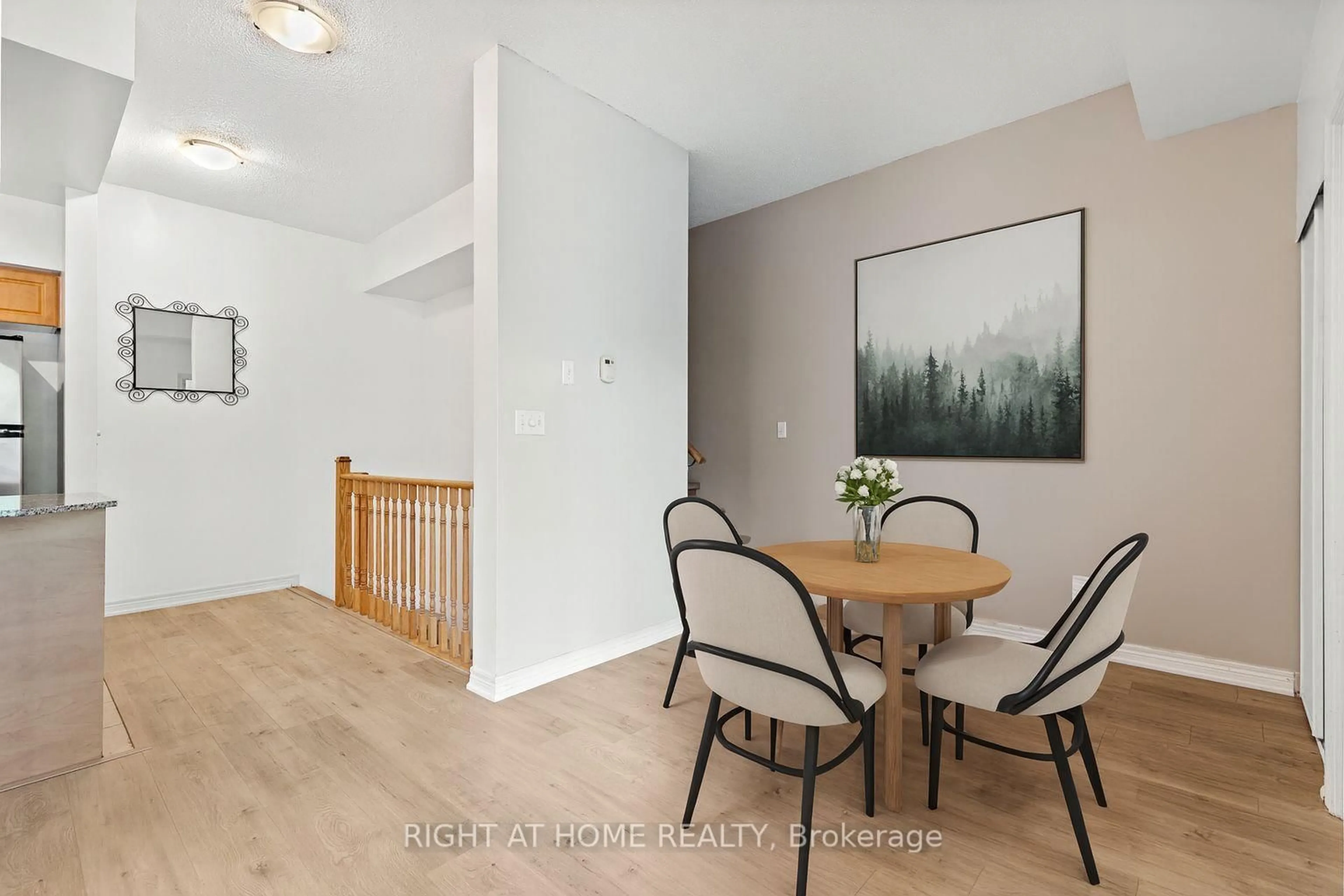 Unknown for 205 Wellesley St #205, Toronto Ontario M4X 1G1