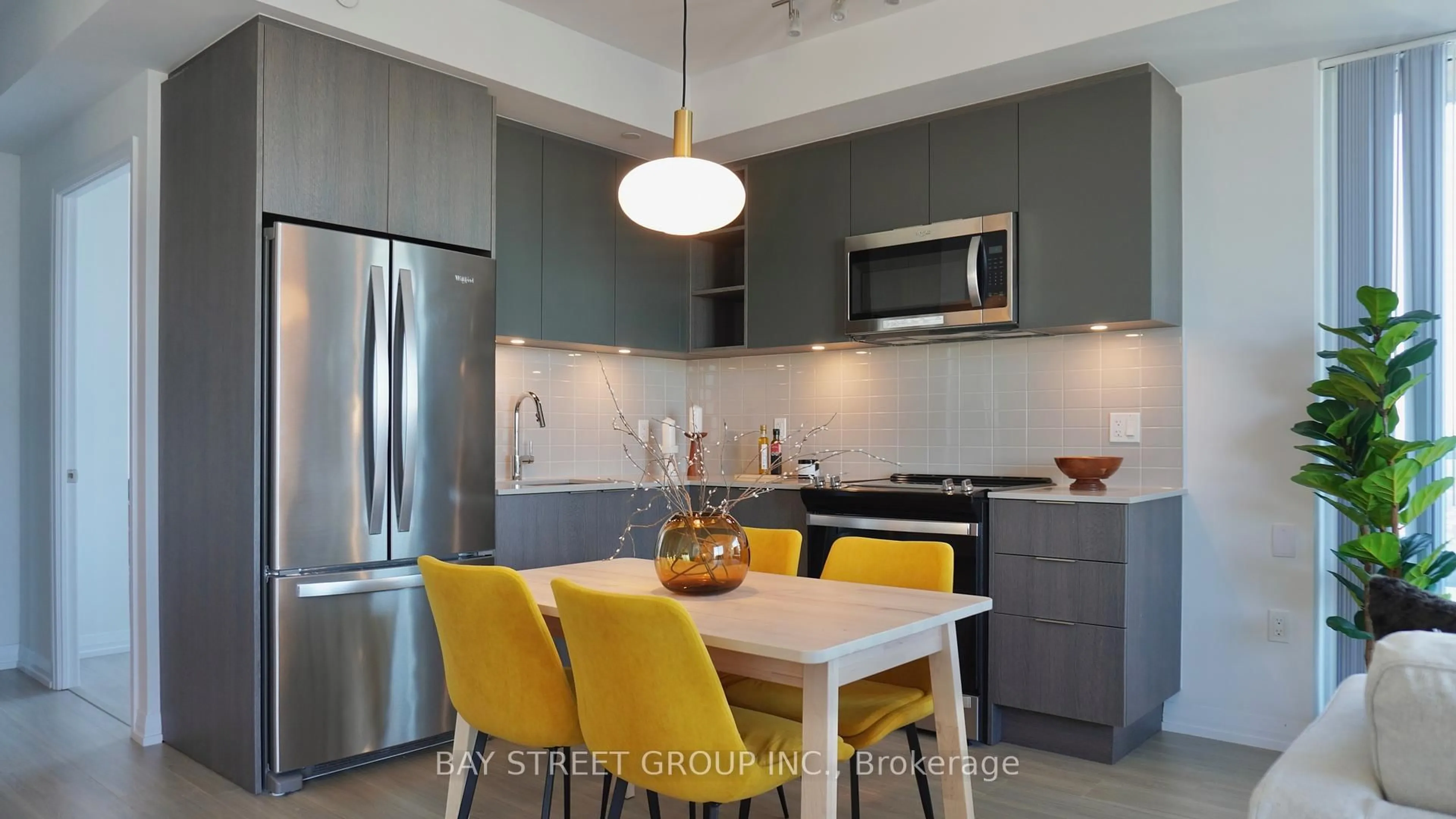 Contemporary kitchen, ceramic/tile floor for 50 Dunfield Ave #3219, Toronto Ontario M4S 0E4