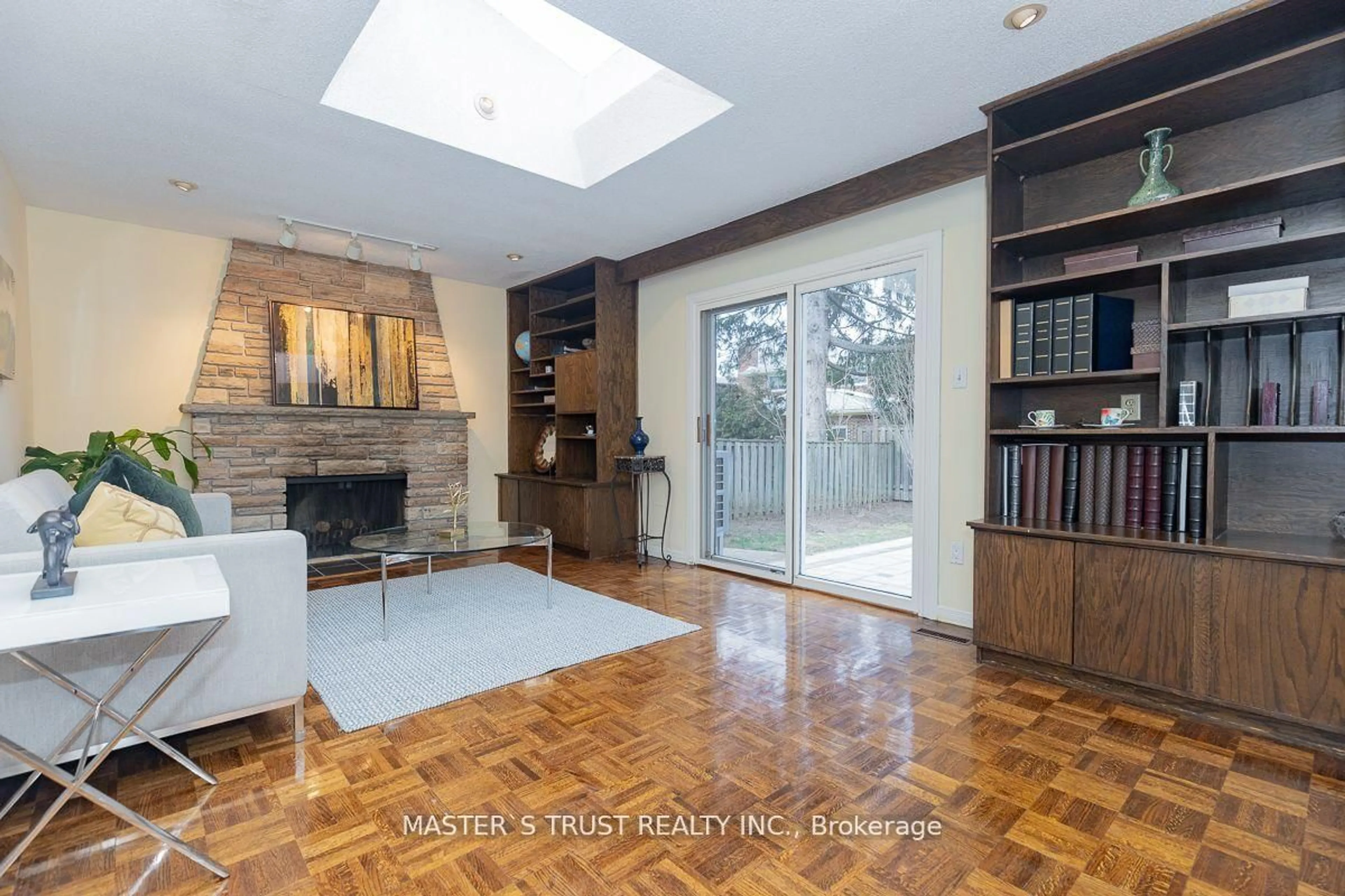 Unknown for 153 Banbury Rd, Toronto Ontario M3B 2L7