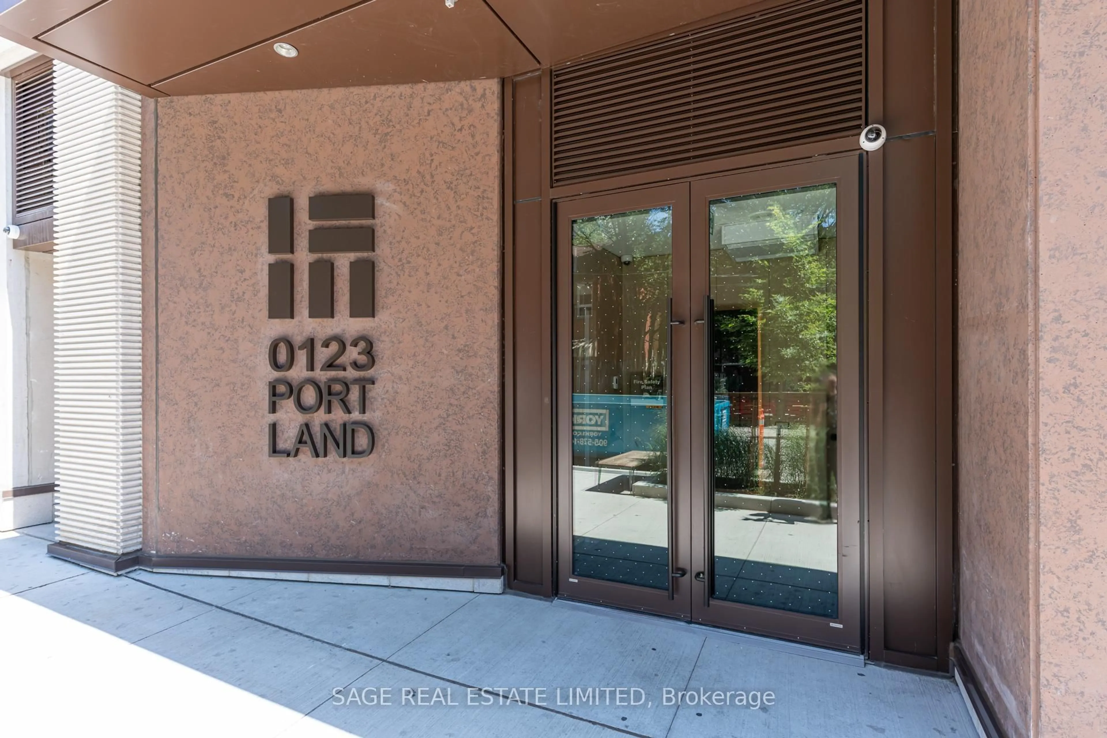 Indoor foyer for 123 Portland St #601, Toronto Ontario M5V 0V9