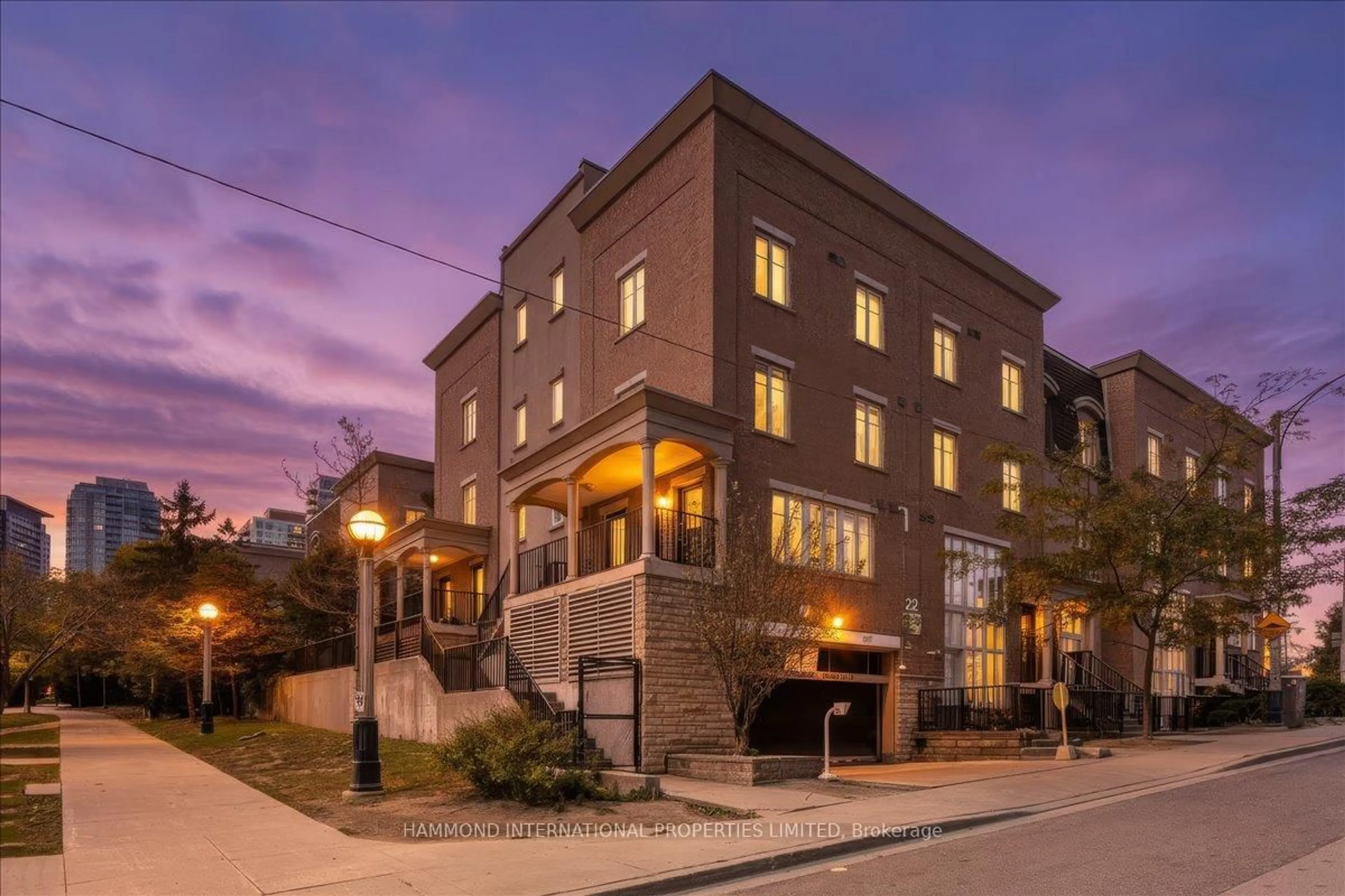 Patio, building for 22 Western Battery Rd #111, Toronto Ontario M6K 3N9