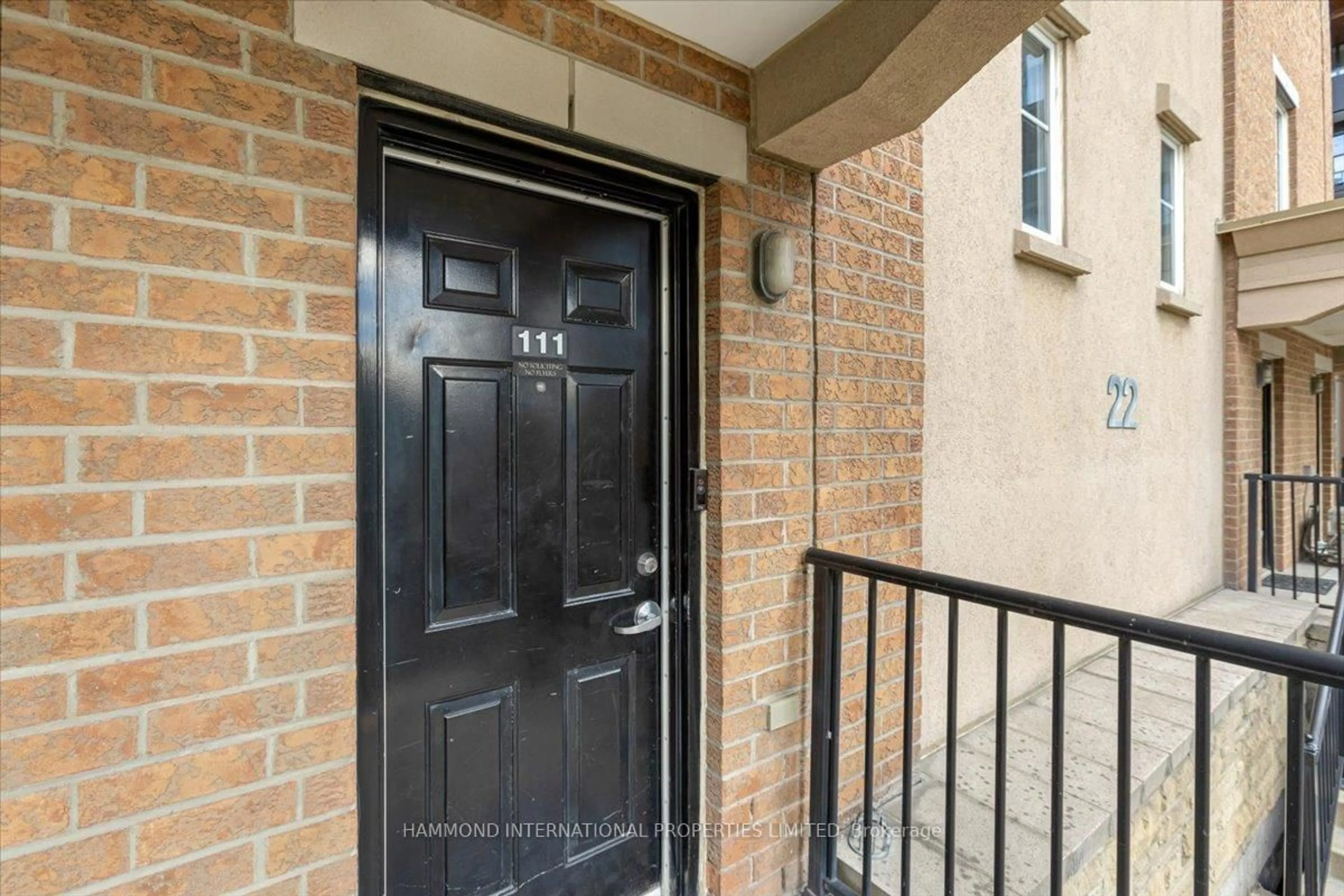 Indoor entryway for 22 Western Battery Rd #111, Toronto Ontario M6K 3N9