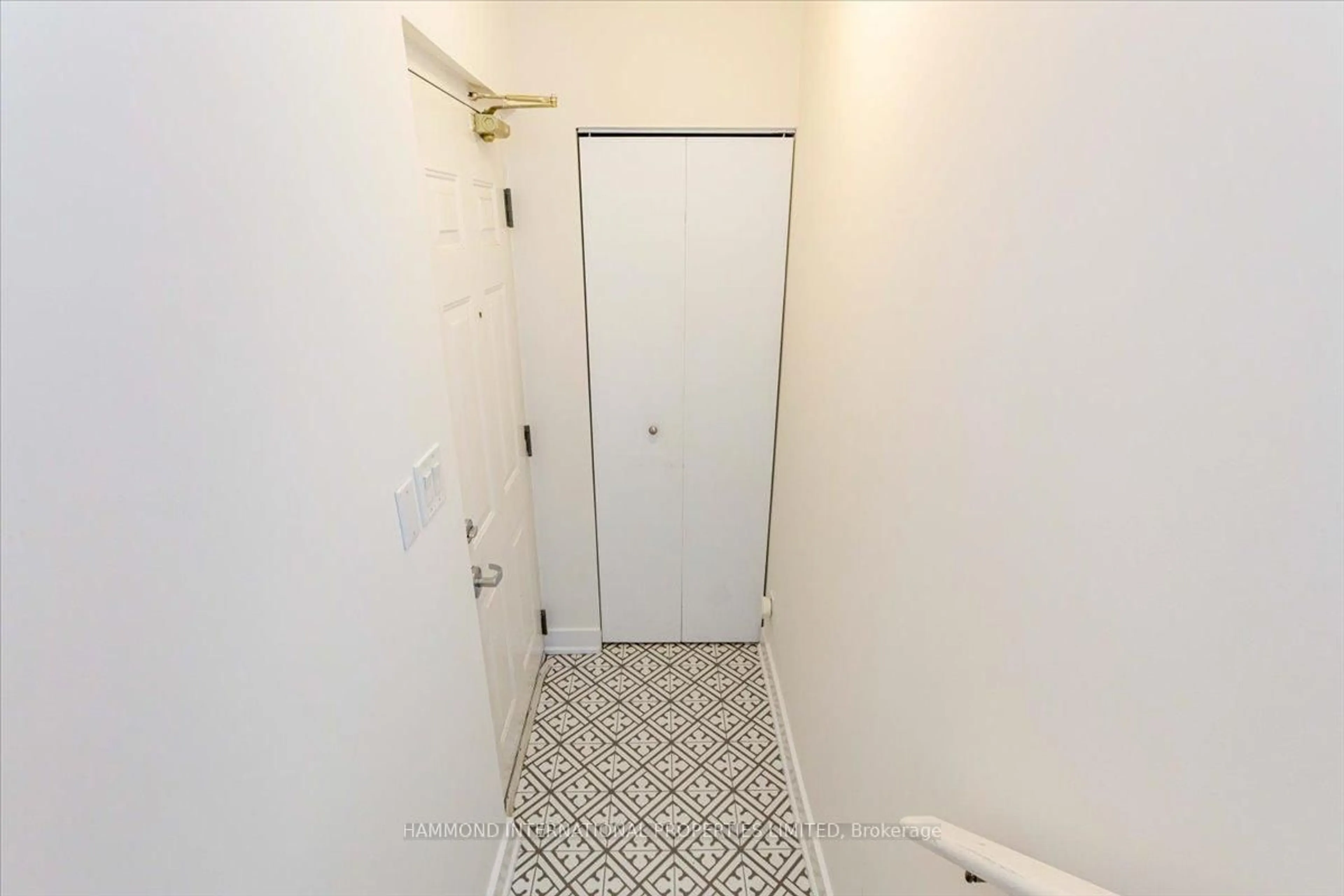 A pic of a room for 22 Western Battery Rd #111, Toronto Ontario M6K 3N9