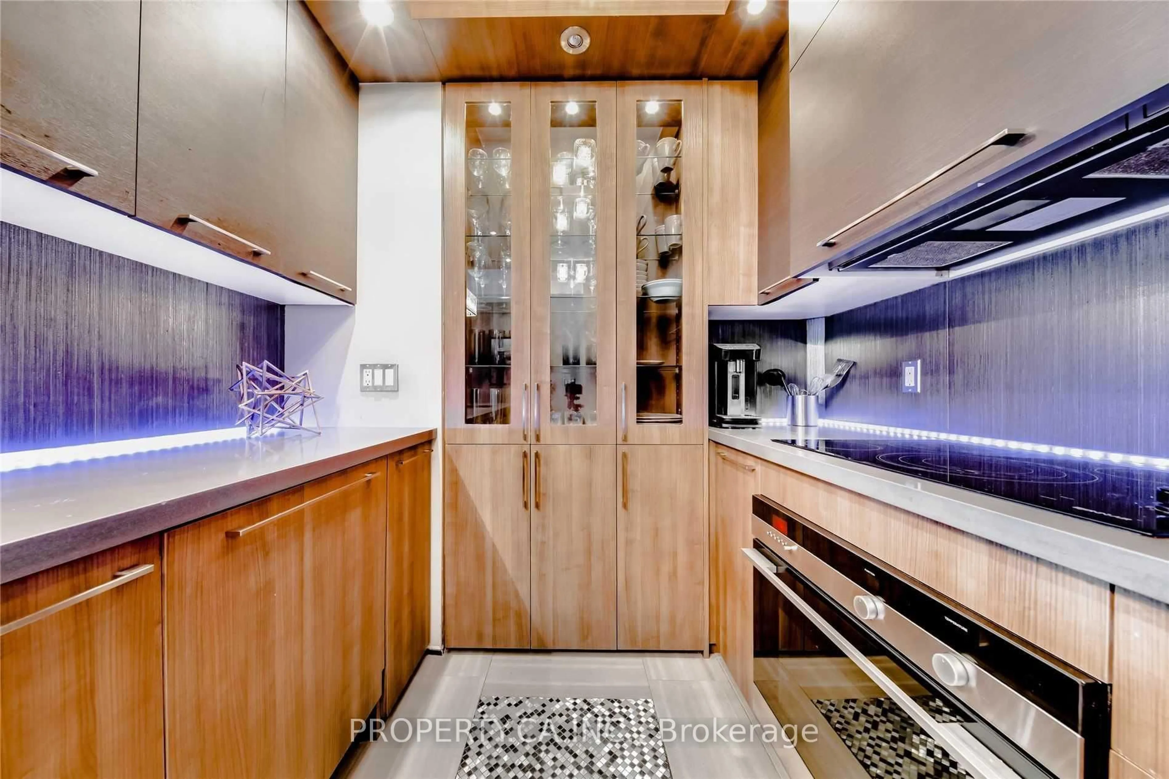 Contemporary kitchen, unknown for 10 Yonge St #3604, Toronto Ontario M5E 1R4