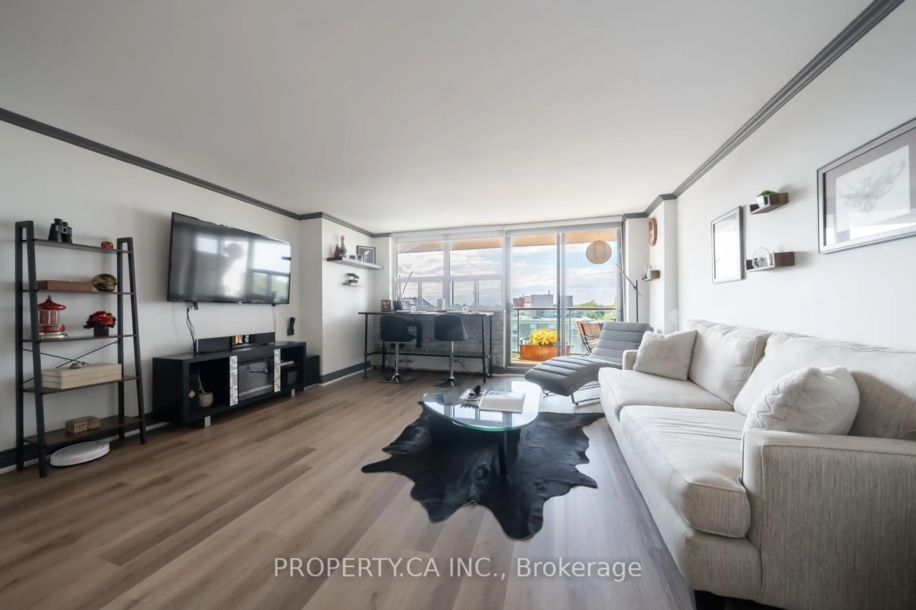 Living room with furniture, unknown for 5949 Yonge St #806, Toronto Ontario M2M 3V8